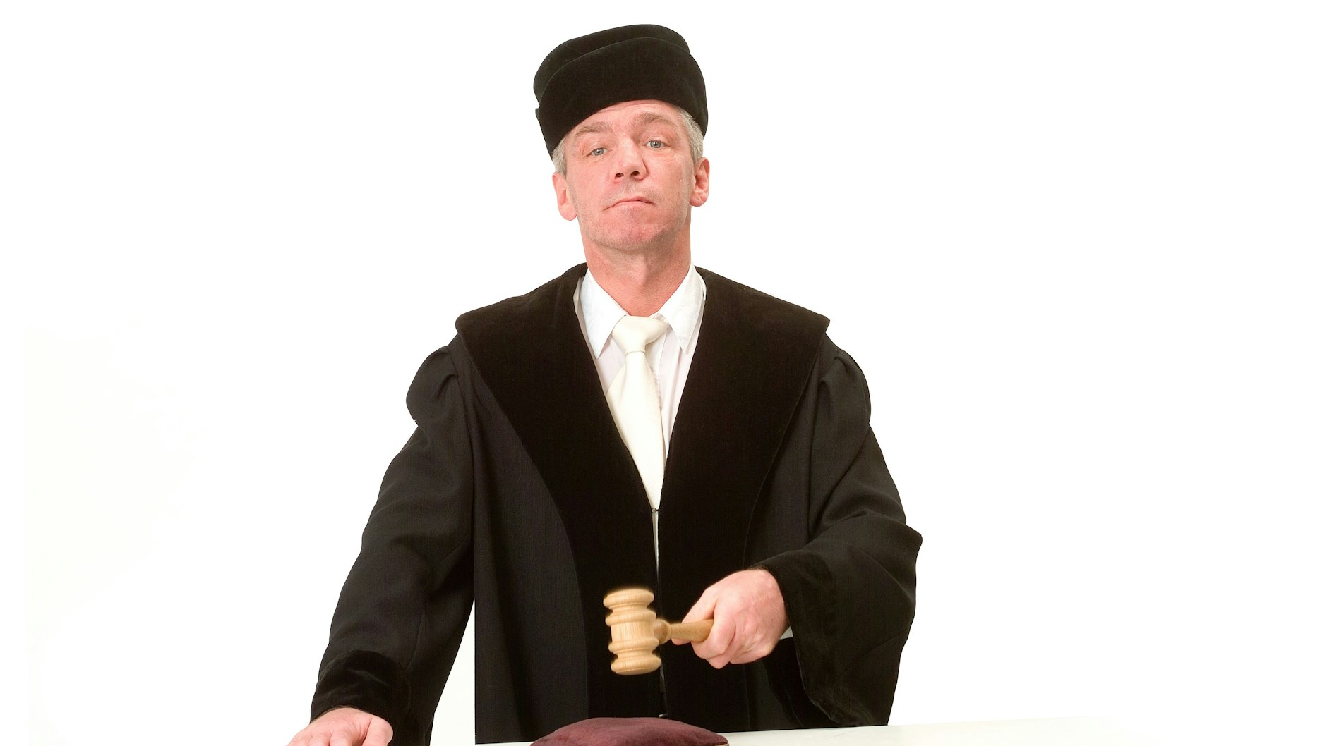 Graciano Rocchigiani gibt auch in der Richterrobe eine gute Figur ab