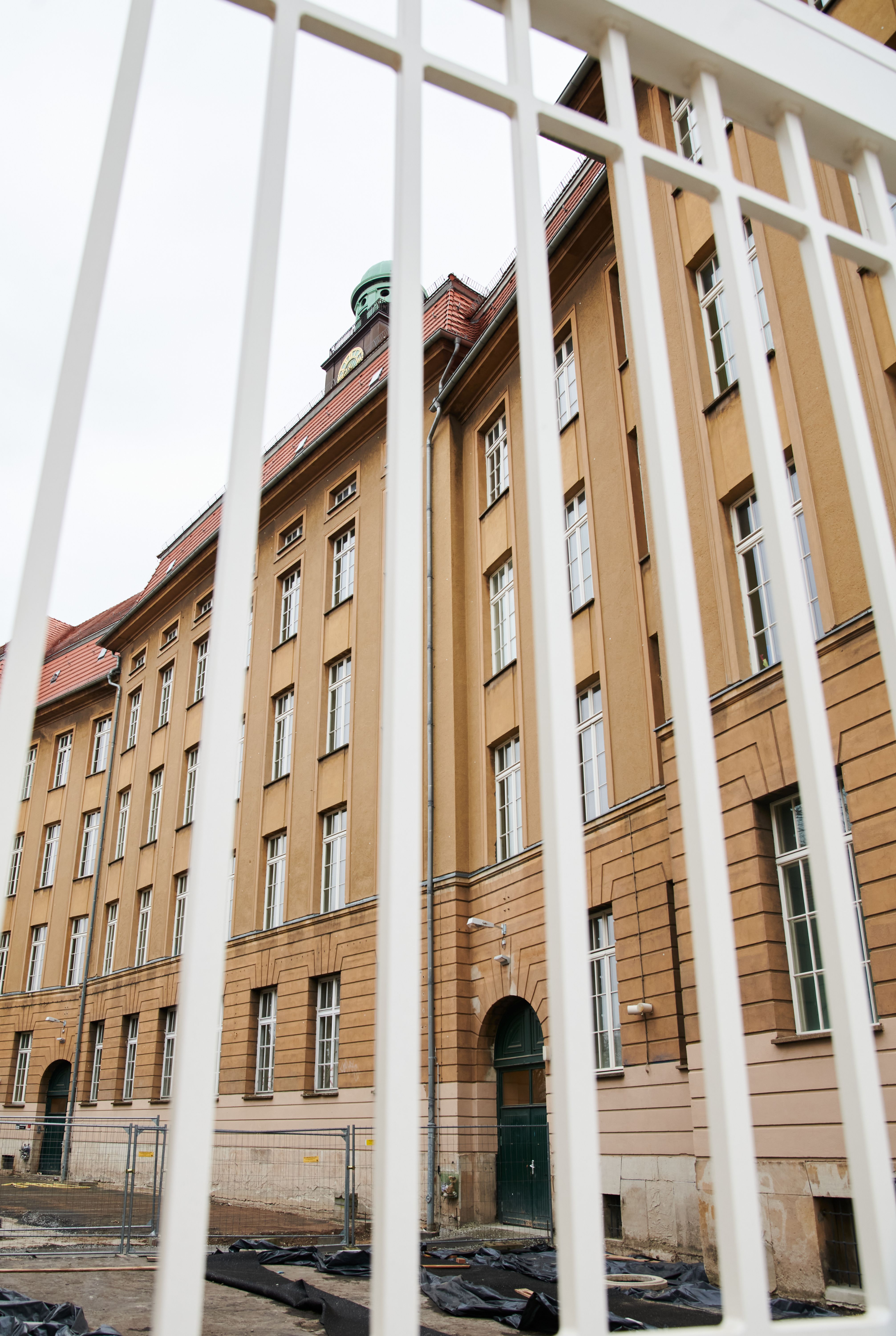 Droh-Mails an Berliner Schulen: Mindestens eine Schule geschlossen