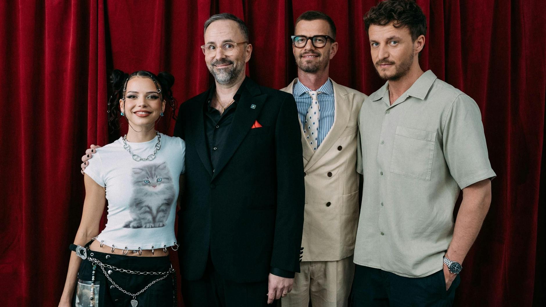 Die Besetzung der neuen Staffel „Wer stiehlt mir die Show“: Nina Chuba, Kurt Krömer, Joko Winterscheidt und Tommi Schmidt.