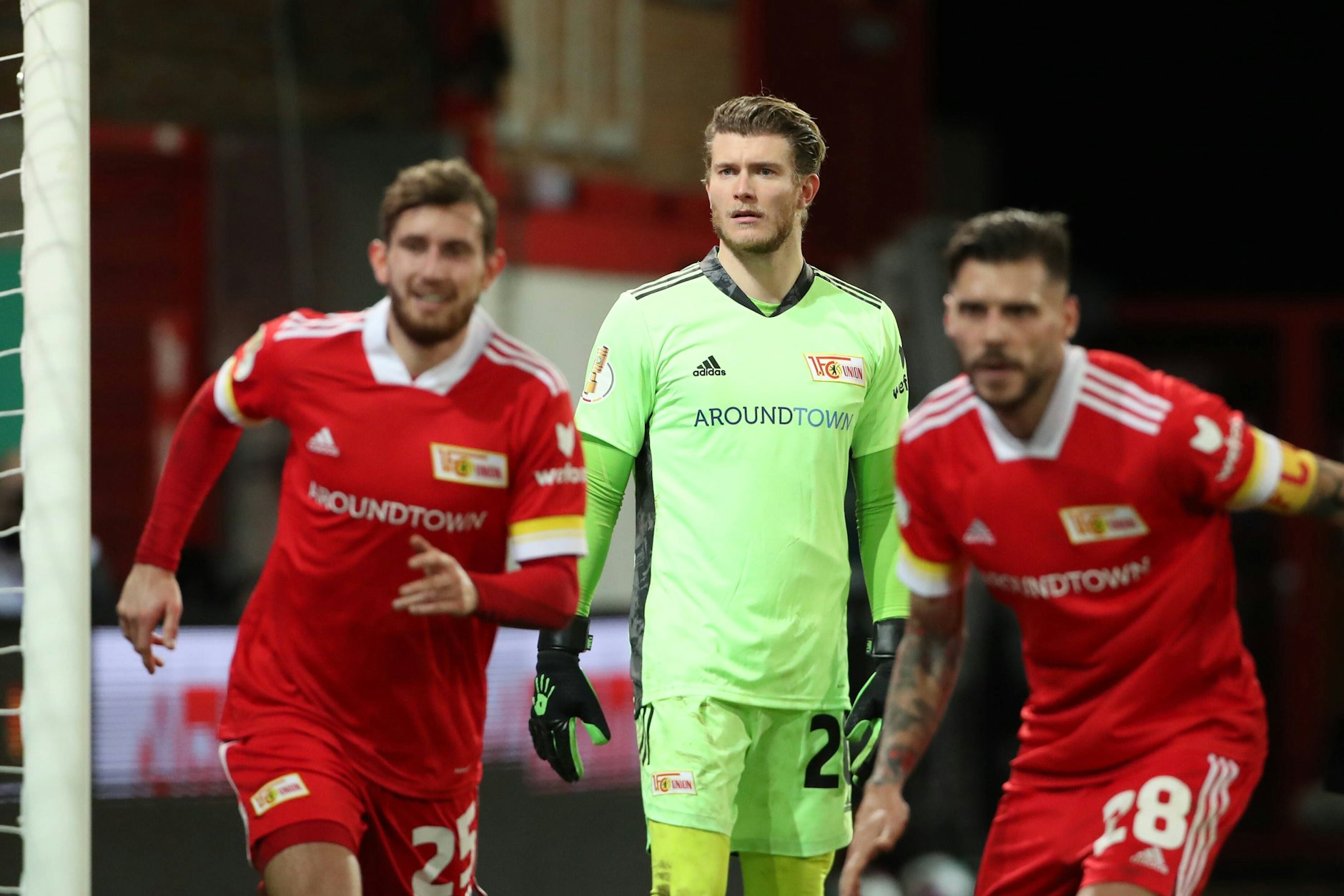 Während Christopher Trimmel (r.) den 1. FC Union weiterhin als Kapitän anführt, suchen Christopher Lenz (l.) und Loris Karius derzeit einen neuen Klub. 