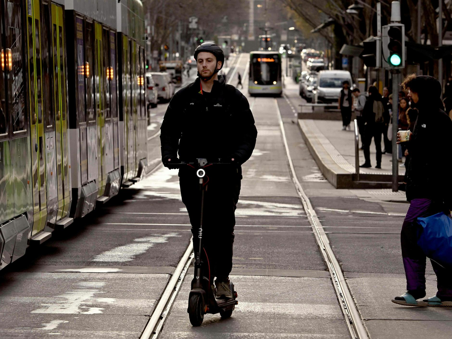 Viele halten E-Roller für ein ernsthaftes Sicherheitsrisiko.