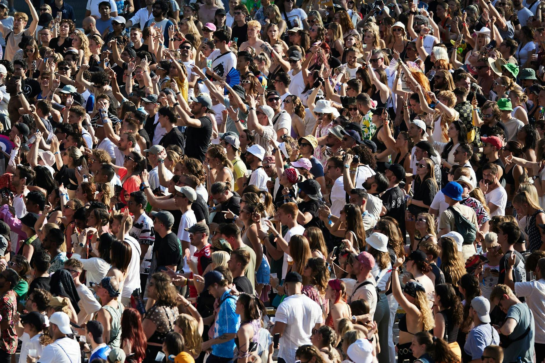 Zehntausende Menschen feiern dieses Wochenende beim Berliner Lollapalooza-Festival.