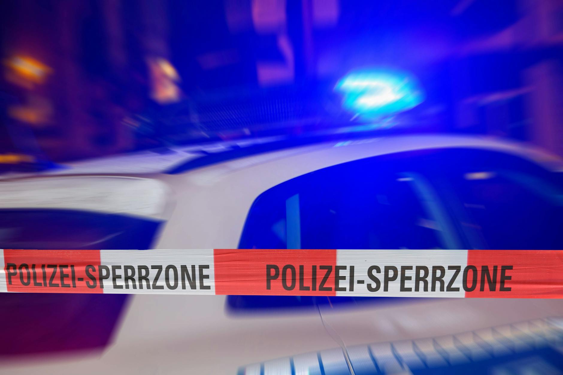 Die Berliner Polizei sucht Zeugen, nachdem in Reinickendorf Schüsse gefallen sind. 