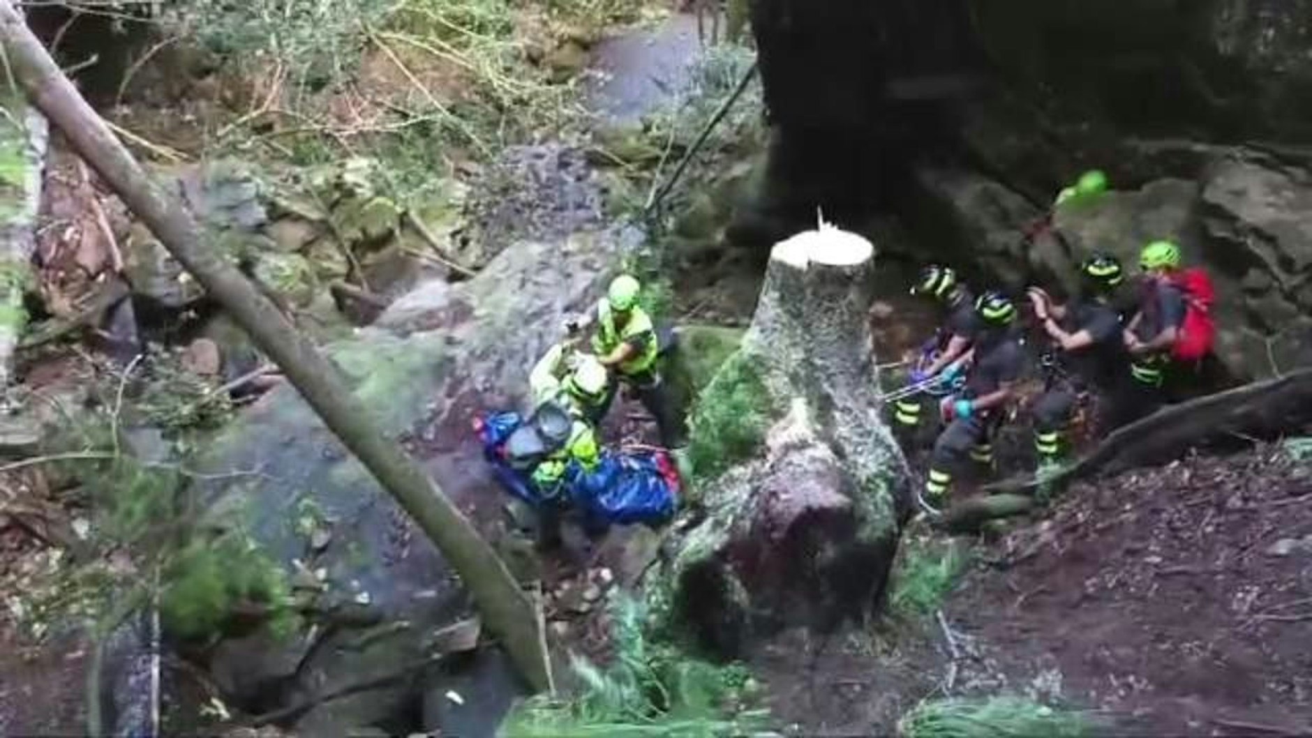 Rettungskräfte bergen die Leiche von Marcus Maurer