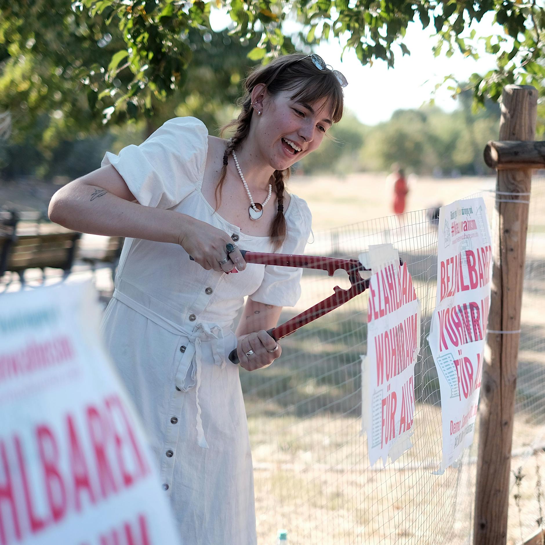 Görlitzer Park in Kreuzberg: Protest-Olympiade mit Bolzenschneidern gegen den Zaunbau