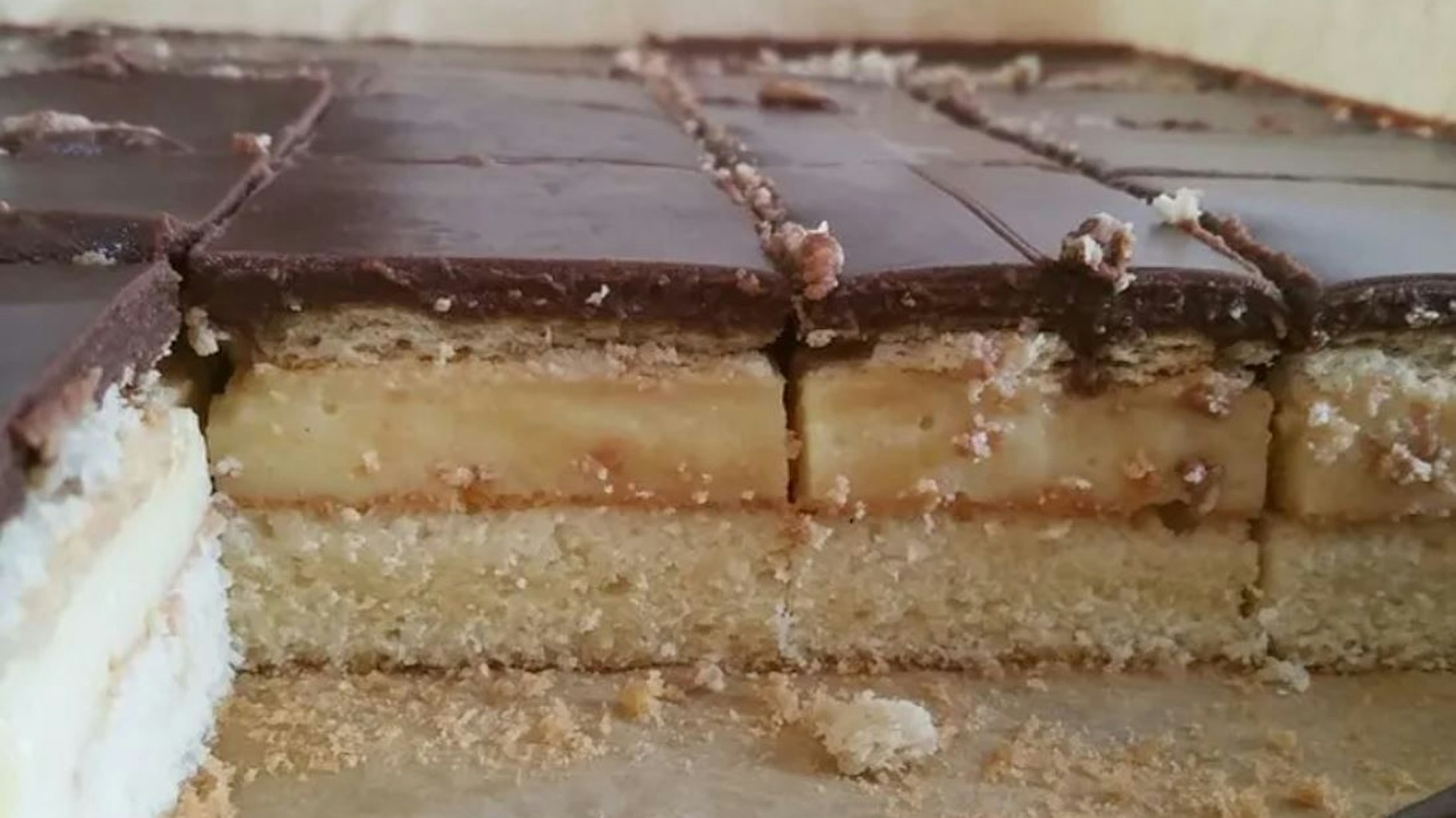 Diesen Blechkuchen lieben nicht nur Kinder. 