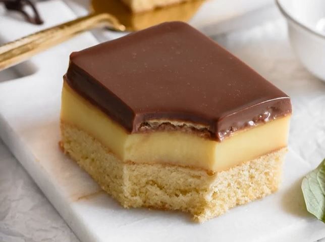 Omas DDR-Schokokuchen mit Vanillepudding – hier das geniale Rezept