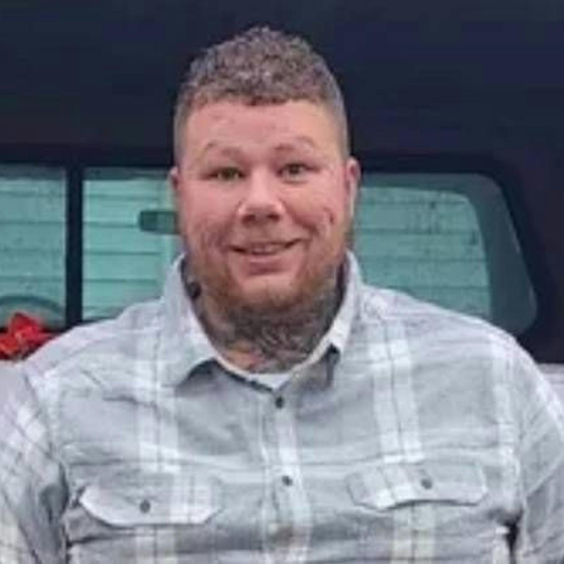 Braut und Bräutigam fuhren nach Hochzeit Trauzeugen tot – absichtlich!