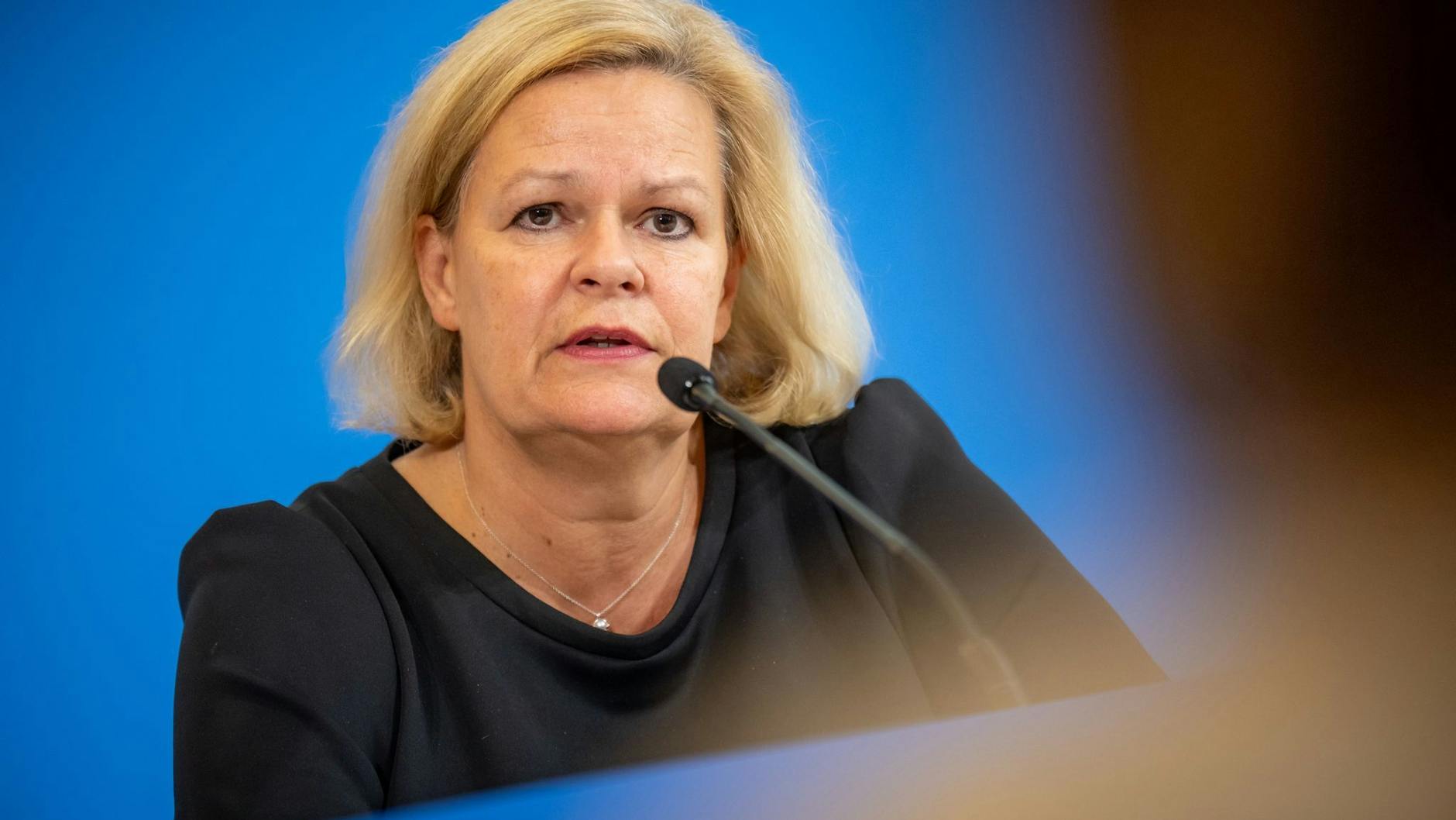 Nancy Faeser (SPD), Bundesministerin des Innern und Heimat, will Kontrollen an allen deutschen Grenzen einführen.