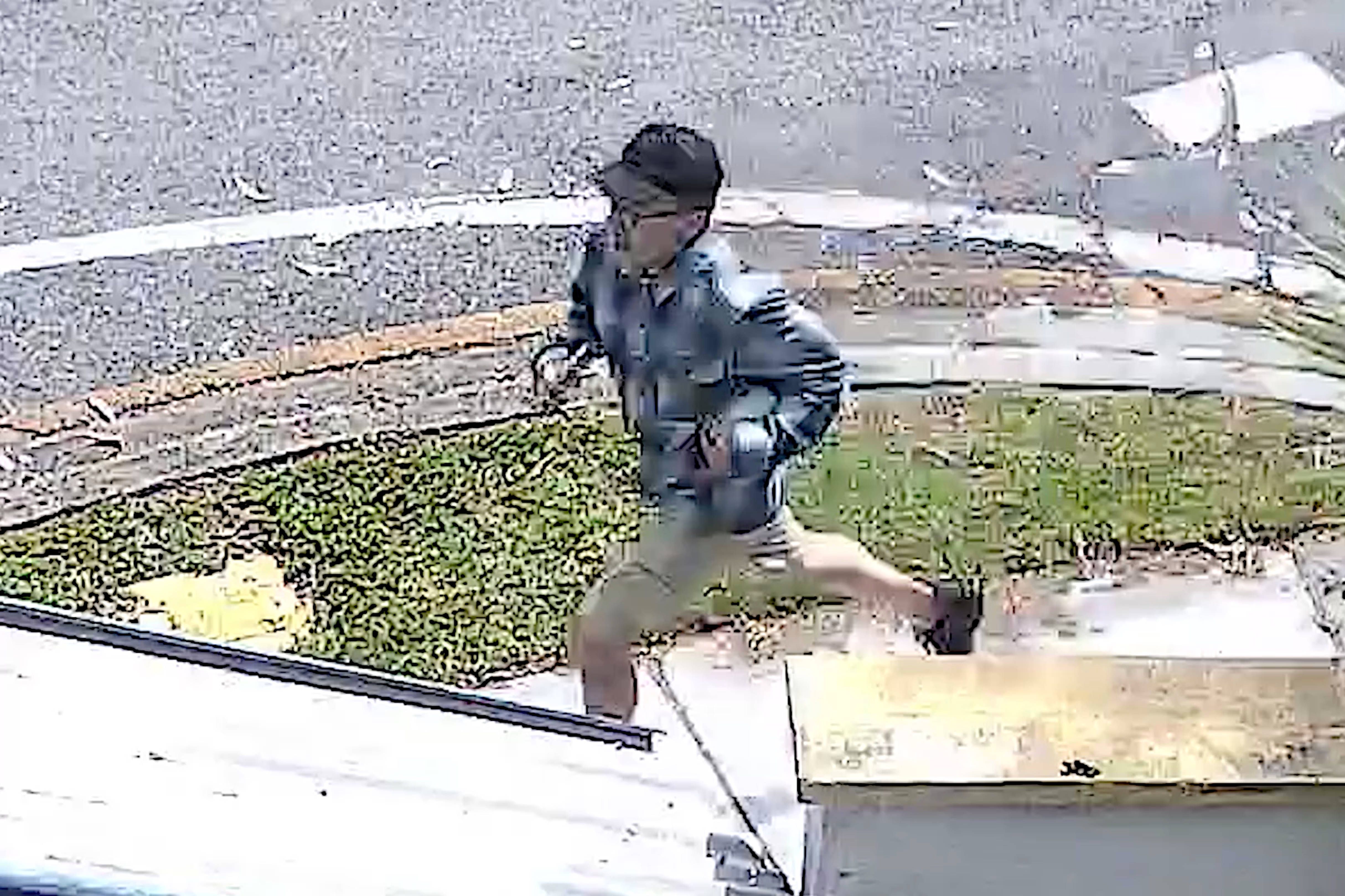 Horror-Tat im Park: Mann (33) kippt heißen Kaffee über kleines Baby!