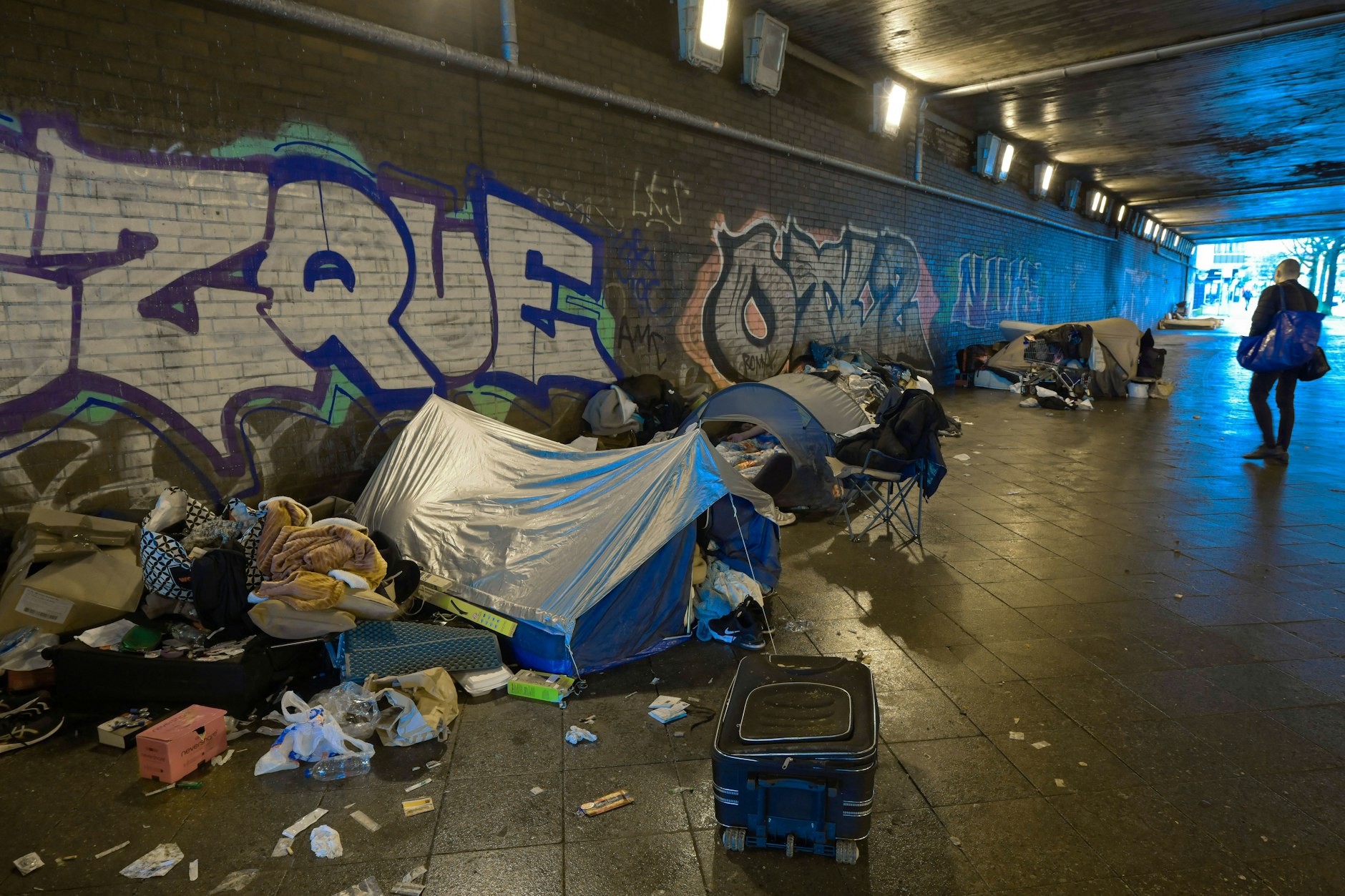 Unter der Unterführung am S-Bahnhof Charlottenburg campieren viele Obdachlose.