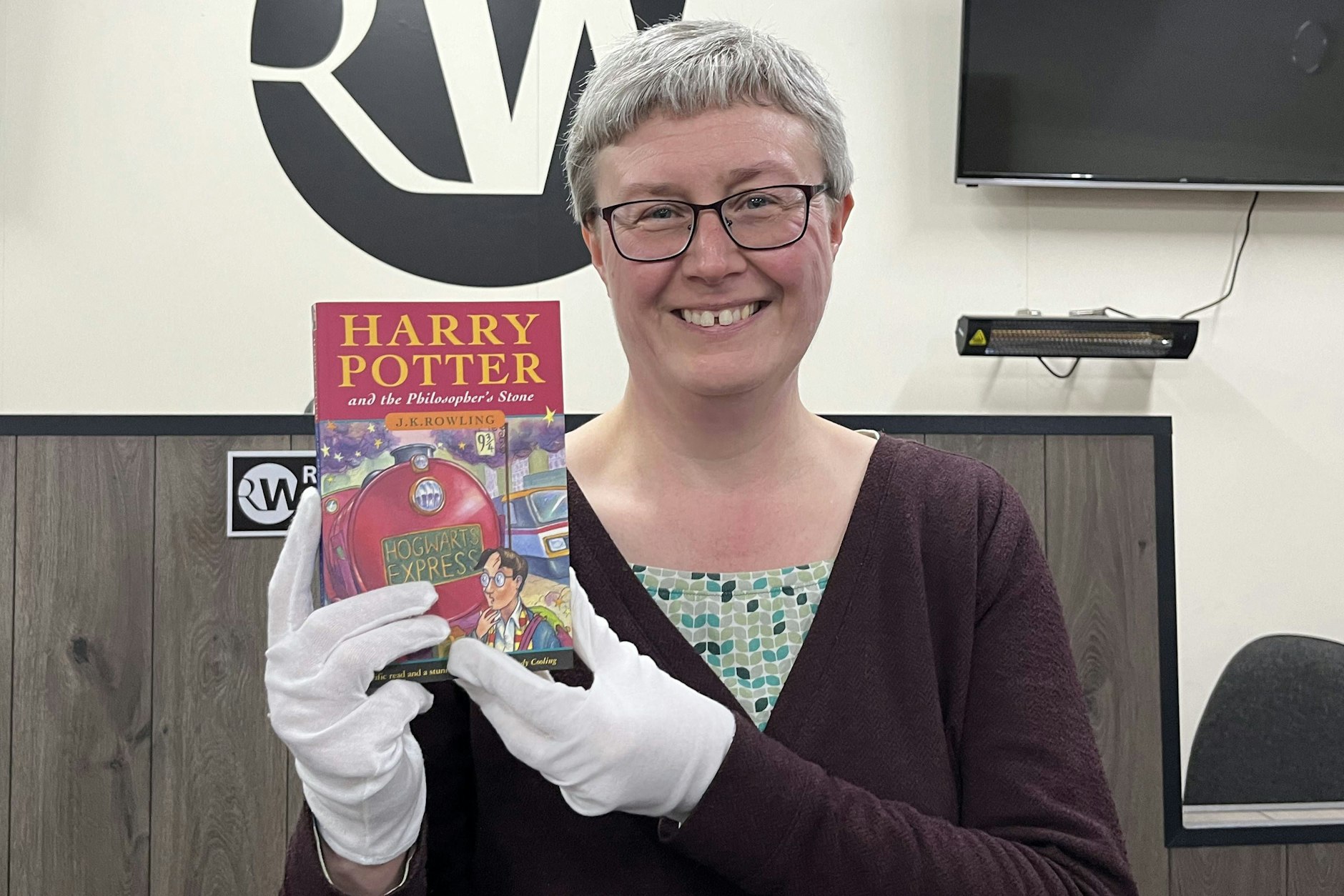 Jane Thompson-Webb kaufte das Buch für umgerechnet vier Euro – und verkaufte es jetzt für fast 9.500!