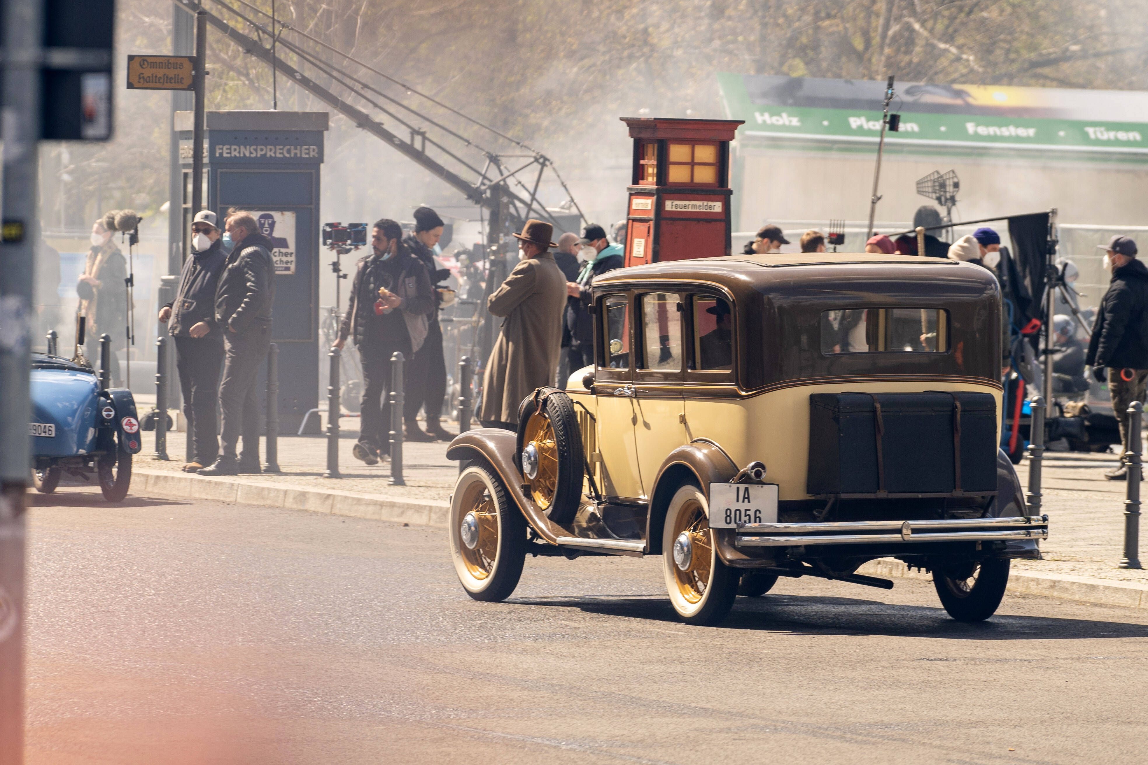 Image - Keine Bärte, aber dafür gibt's Kohle: So geht es beim „Babylon Berlin“-Dreh zu