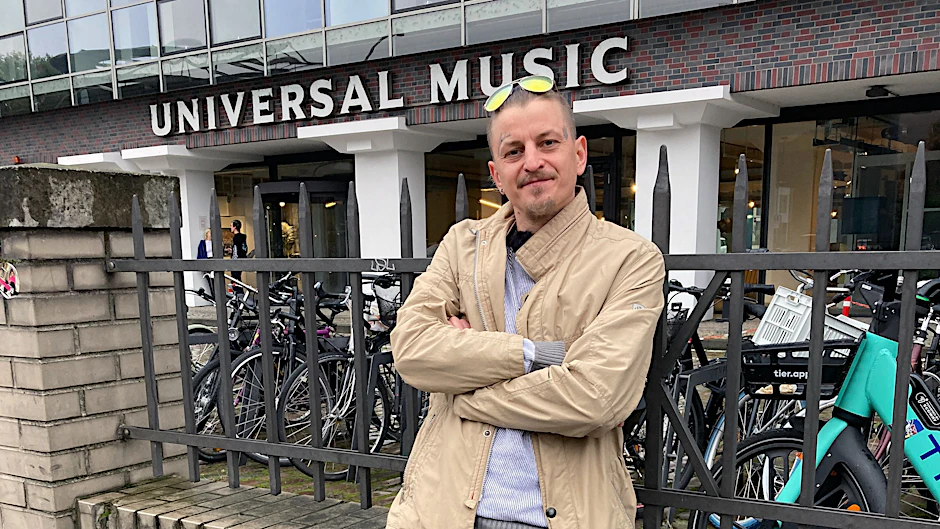 Archii träumt von einer Karriere im Musik-Business - doch bis das klappt, muss das Bürgergeld ihn und seine Familie ernähren.