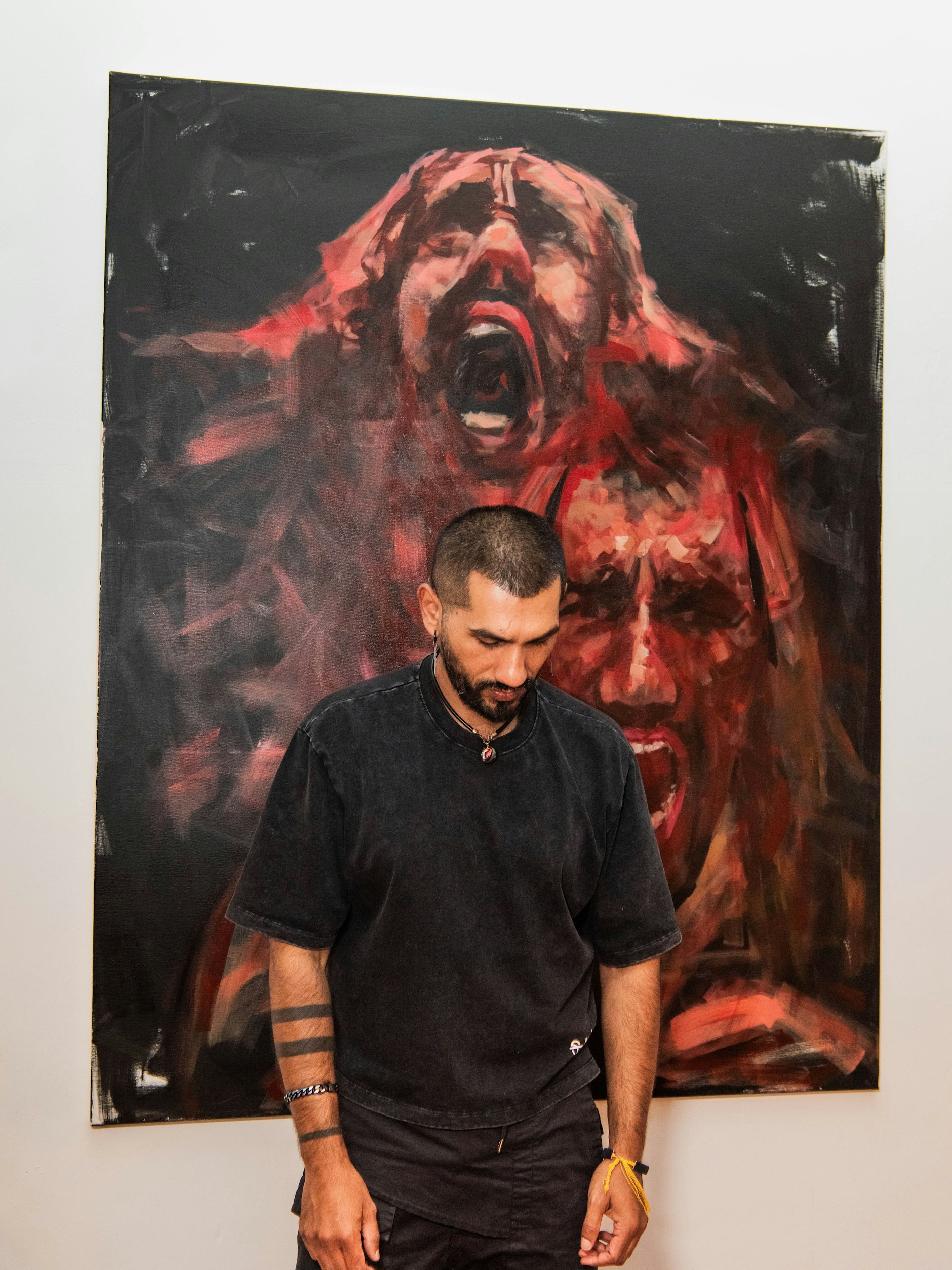 Den Schmerz hinausschreien. 