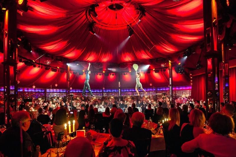 Das nostalgische Spiegelzelt.