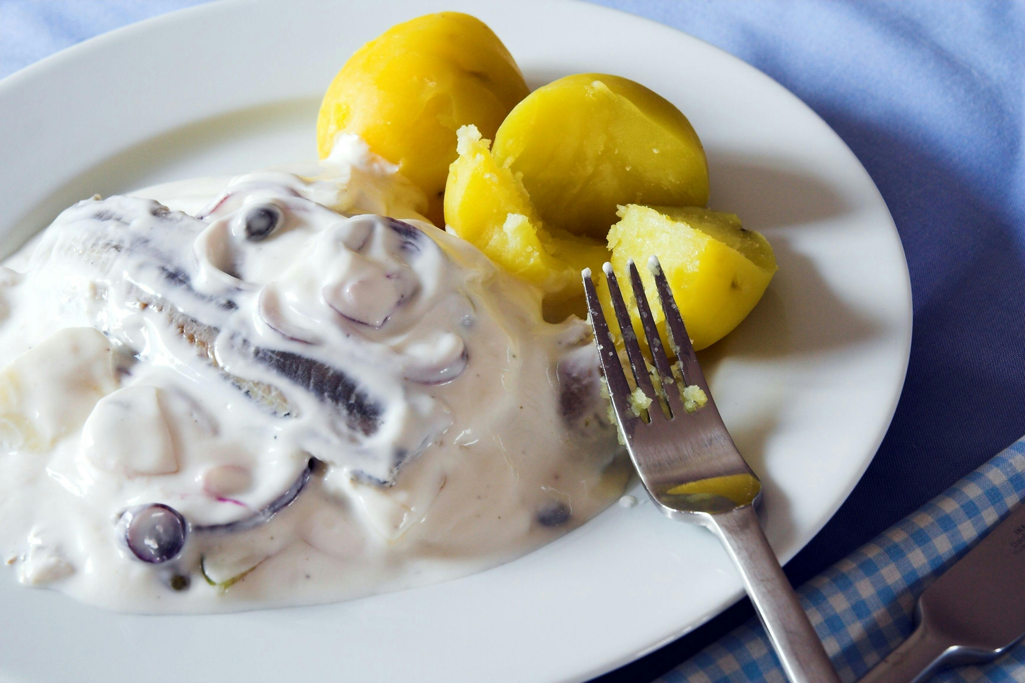 Sahnehering mit Pellkartoffeln: So einfach gelingt Ihnen der leckere ...