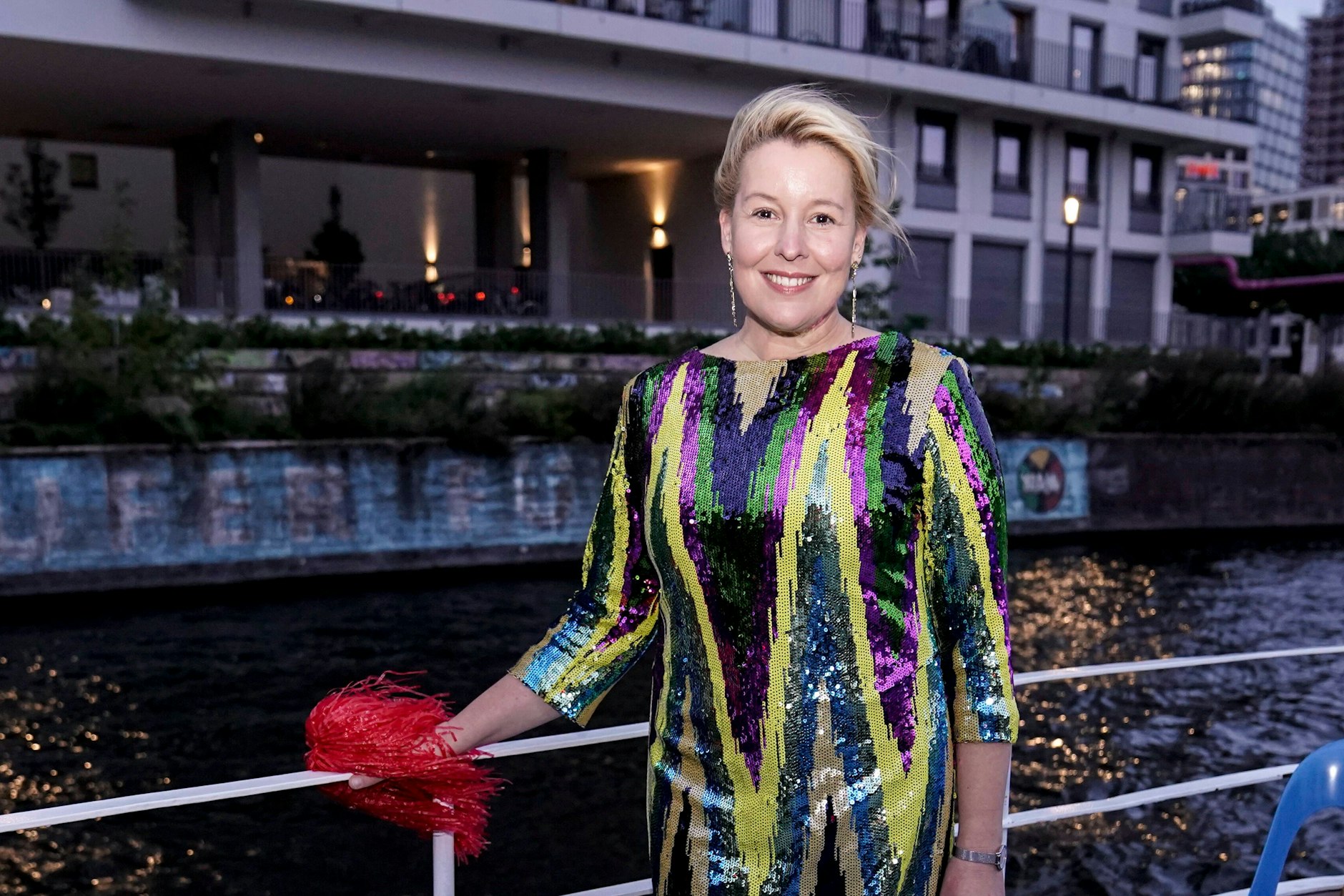 Berlins Wirtschaftssenatorin Franziska Giffey schaltet sich in die DDR-Debatte ein.