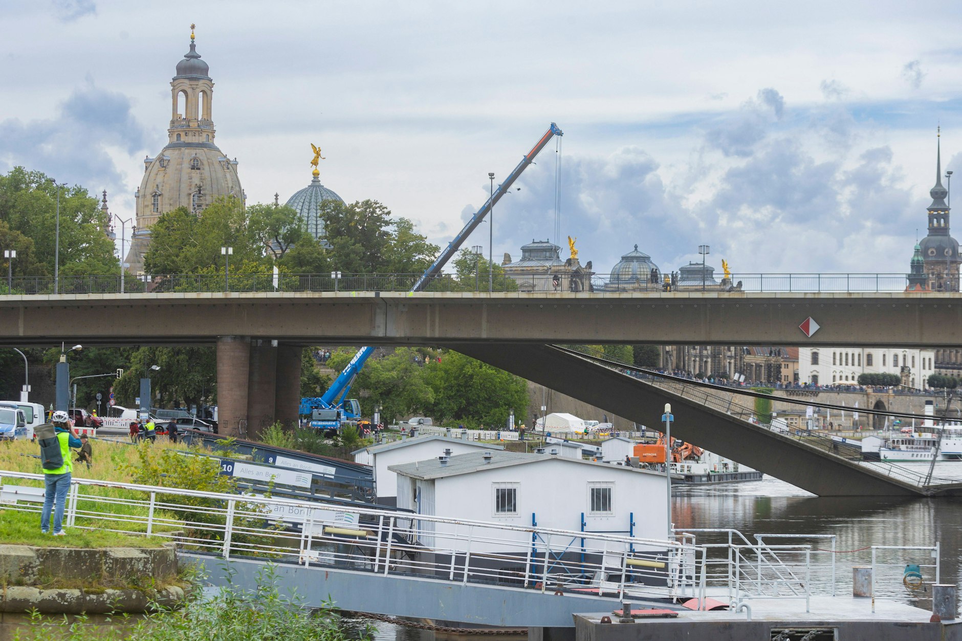 Carolabrücke in Dresden: weitere Brückenteile sind akut einsturzgefährdet.