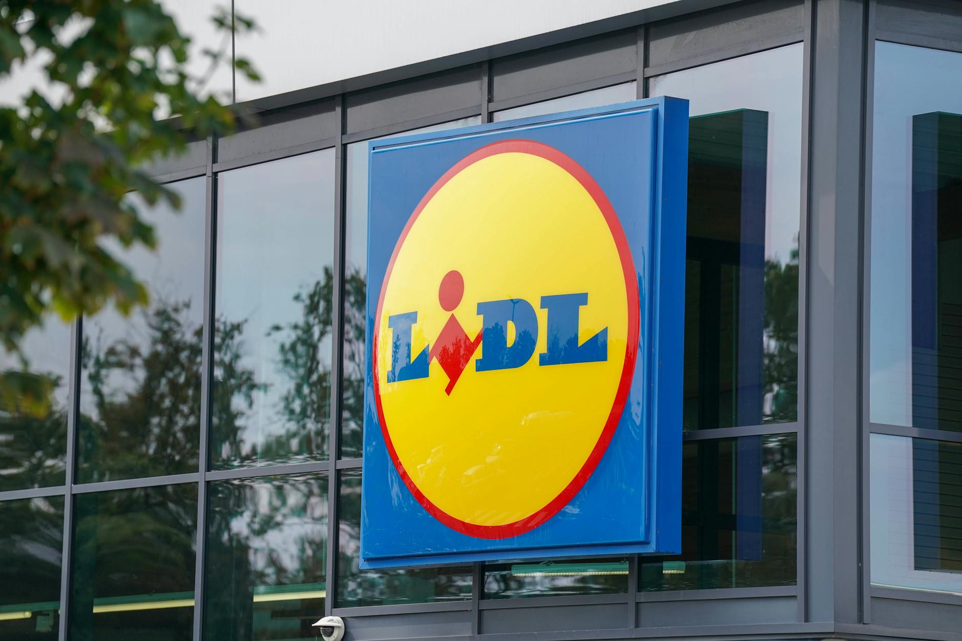 Premiere: Der Discounter Lidl erobert jetzt zwei Berliner Galeria-Kaufhäuser.