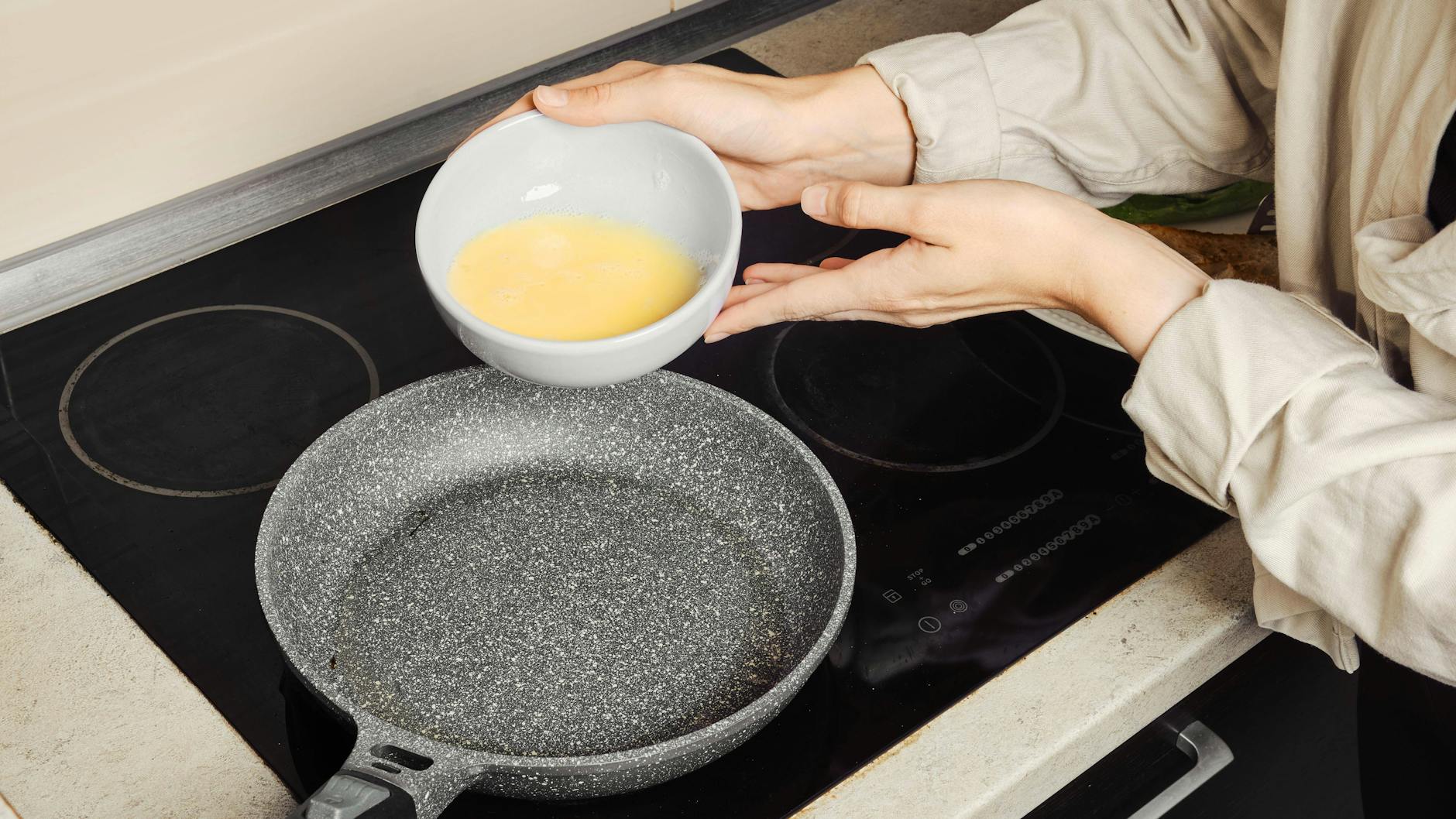 Ganz wichtig: Die Pfanne muss wirklich sehr heiß sein.