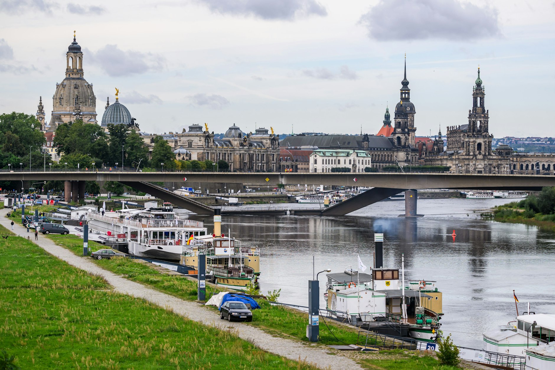 Die eingestürzte Carolabrücke. Das Hochwasser wird am Sonntag, spätestens Montag in Dresden erwartet.