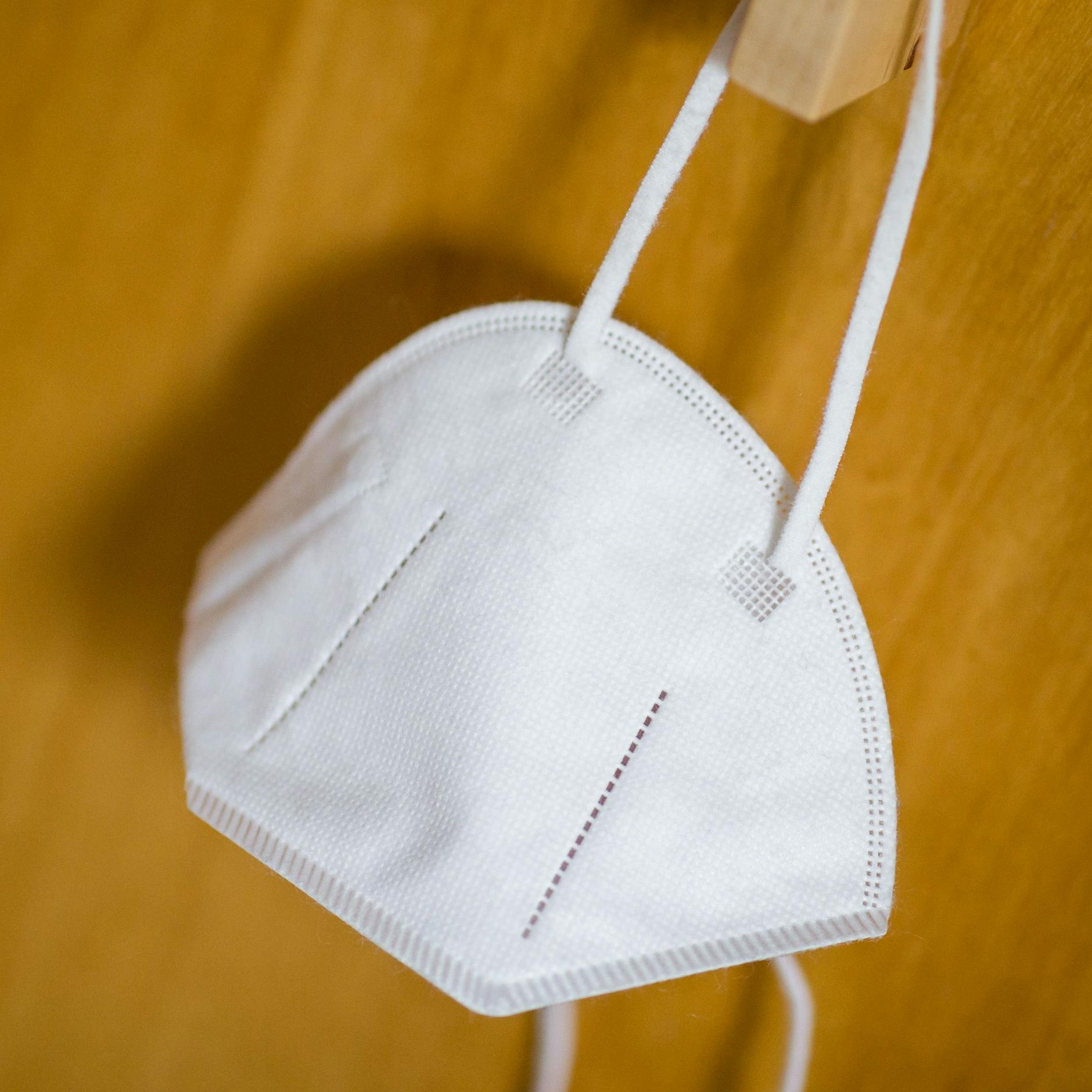 Frau steckte Nachbarn mit Corona an – tot! Nun wurde sie verurteilt!