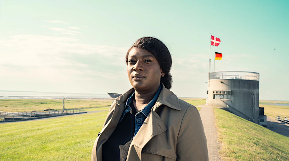 Thelma Buabeng spielt in ihrem neuen Film eine Polizistin an der dänischen Grenze. Privat lebt sie in Berlin-Pankow.