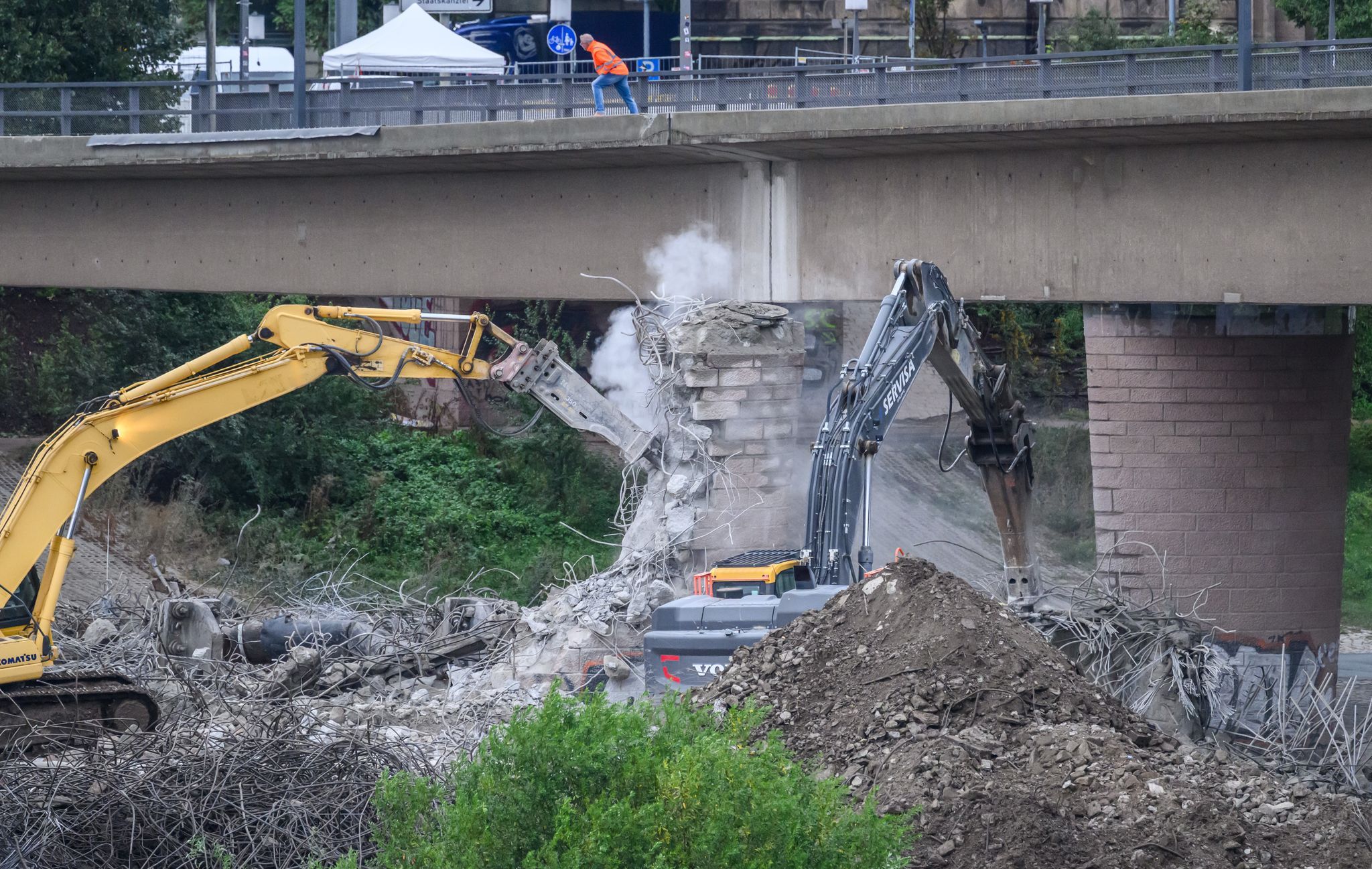 Pegel der Elbe klettert in Dresden um mindestens 100 Prozent über normal