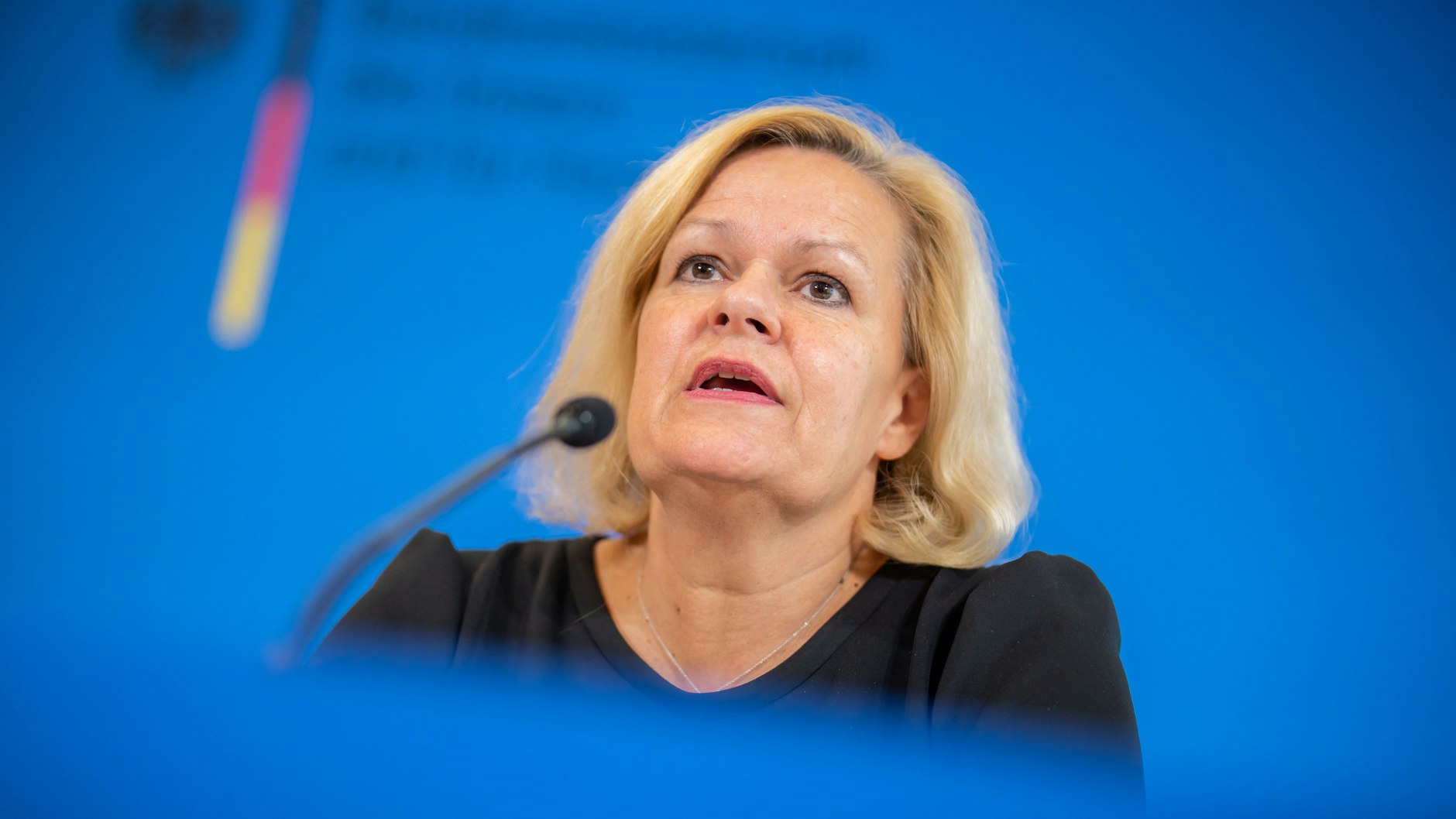 Bundesinnenministerin Nancy Faeser spricht bei einem Pressestatement zu aktuellen Maßnahmen.&nbsp;