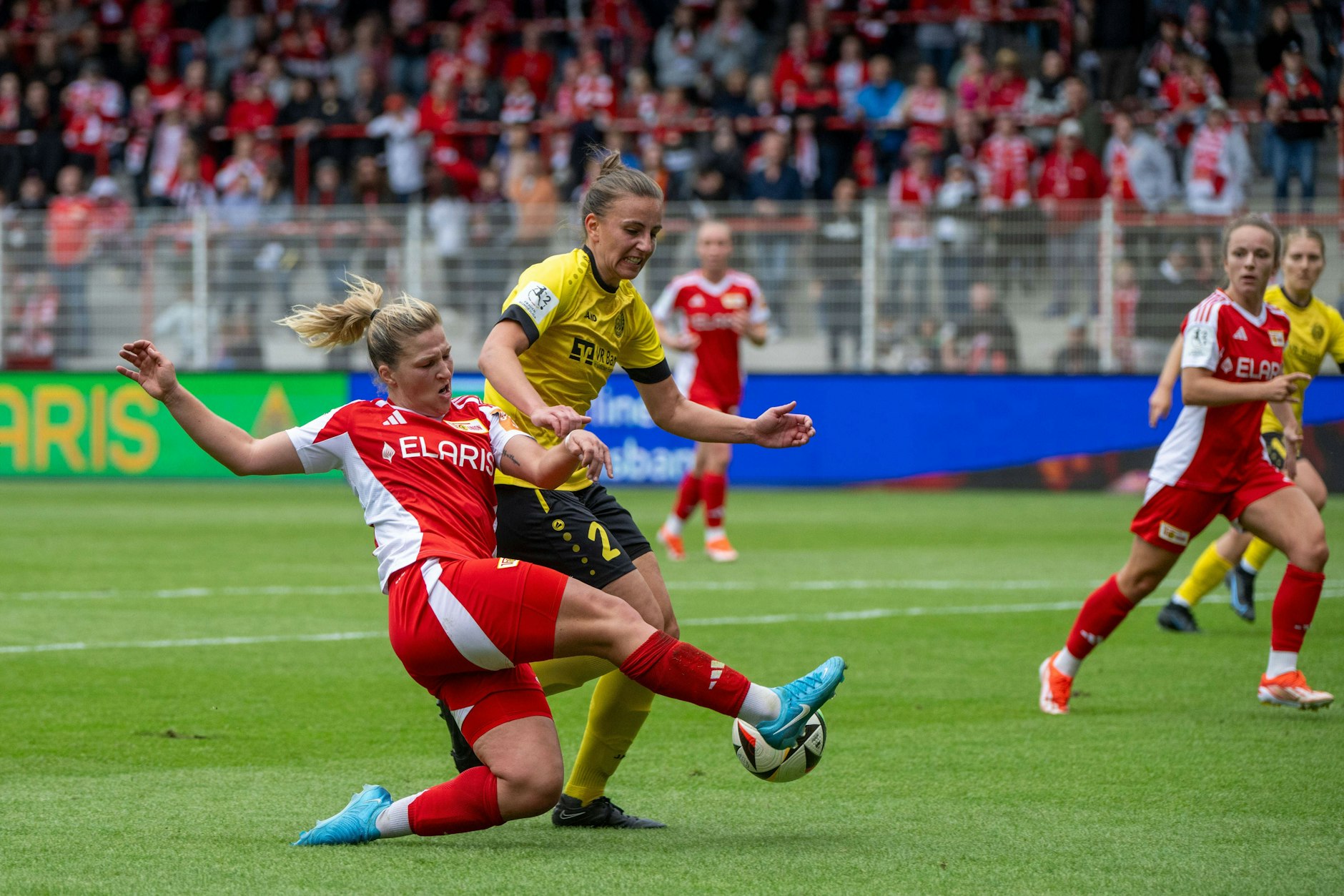 Die Unionerin Dina Orschmann (links) in Aktion