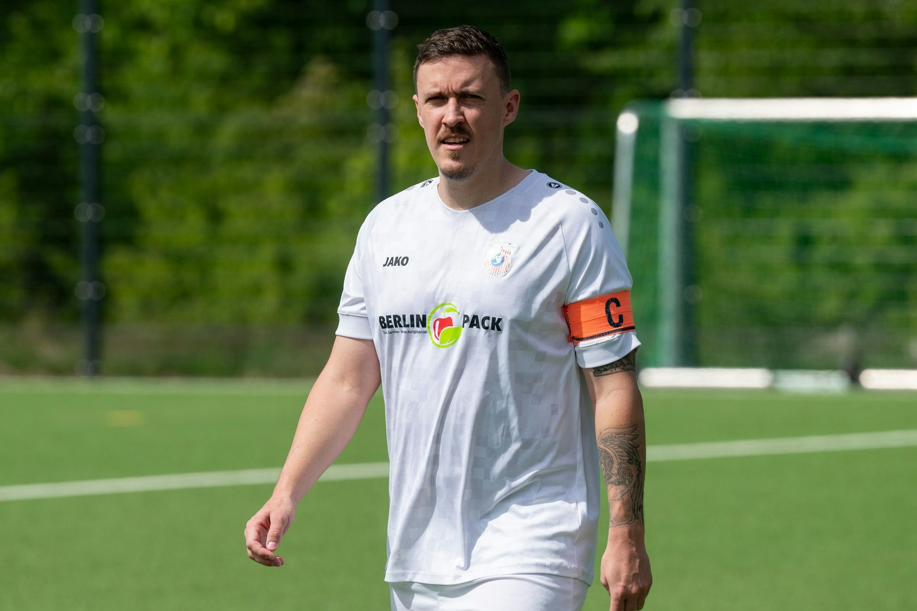 Ex-Nationalspieler Max Kruse hat nach dem <a href="https://www.berliner-zeitung.de/news/berlin-polizeieinsatz-und-spielabbruch-bei-kreisliga-spiel-mit-max-kruse-li.2254246">Abbruch der Kreisliga-Partie</a> Hass-Nachrichten erhalten.