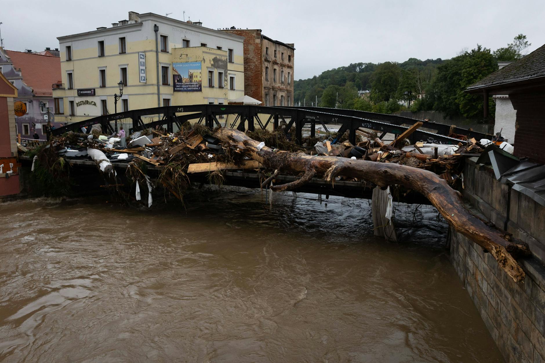 Hochwasser in Polen: So wütet das Hochwasser in Klodzko, hier gab es auch einen Toten.