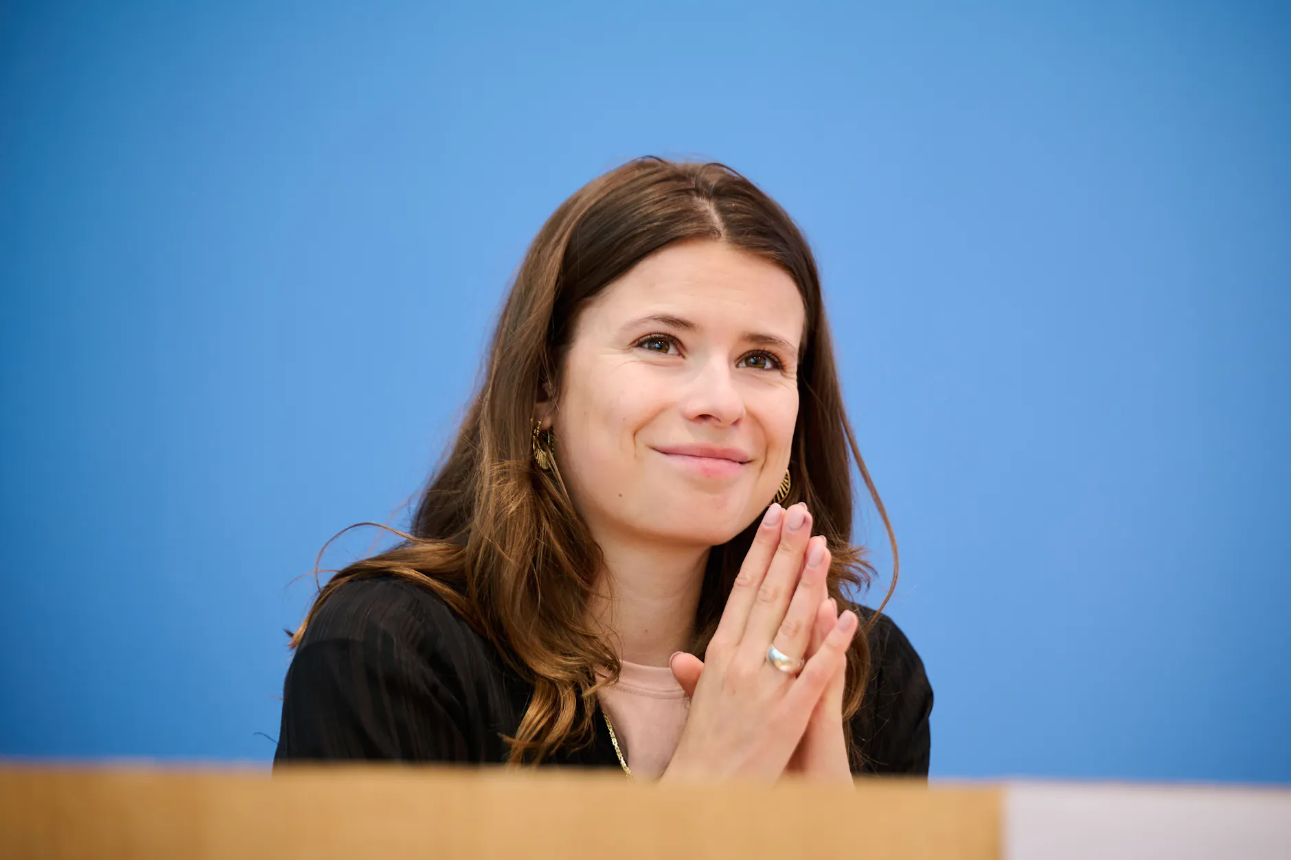 Hier noch in Berlin: Klimaaktivistin Luisa Neubauer im Juni 2024 in der Bundespressekonferenz