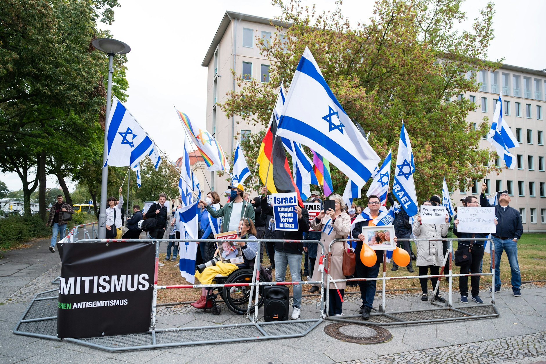 Pro-israelische Demonstranten an der TU