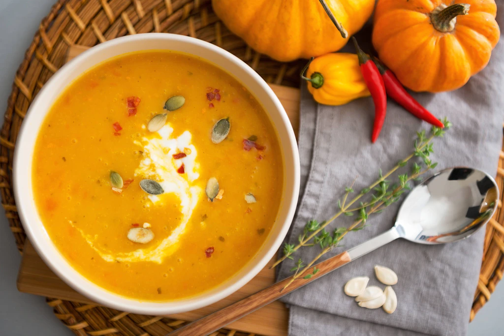 Scharf und super-lecker: Rezept für Kürbissuppe mit Chili und Ingwer
