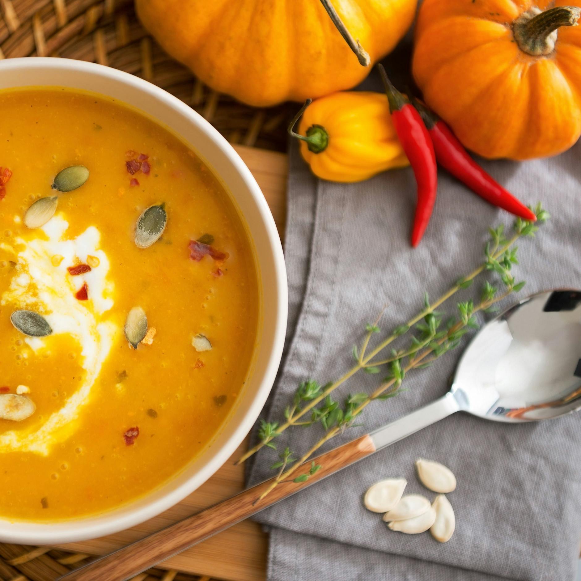Scharf und super-lecker: Rezept für Kürbissuppe mit Chili und Ingwer