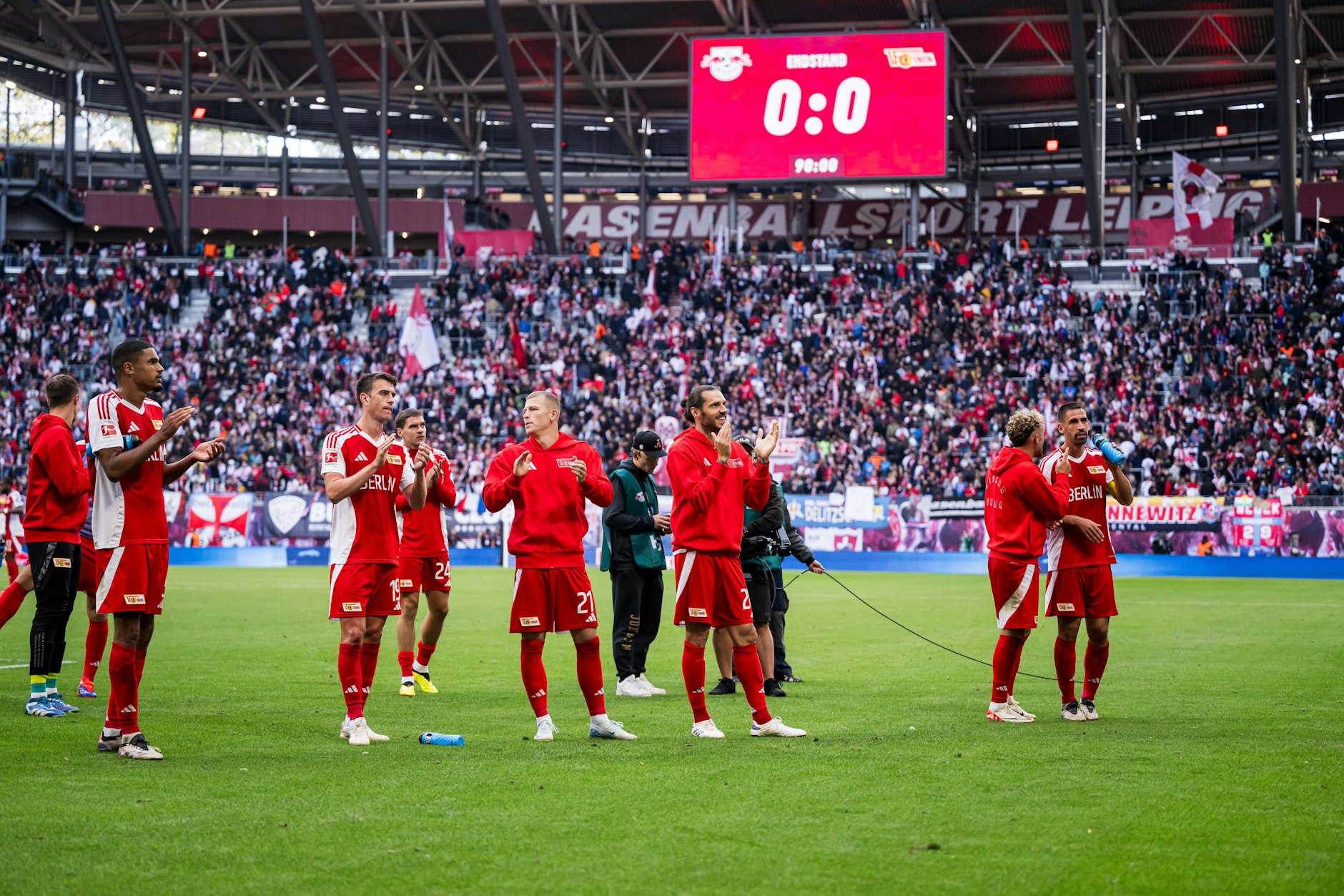 Die Unioner freuen sich über den Punkt bei RB Leipzig, heben deswegen aber auch nicht ab.
