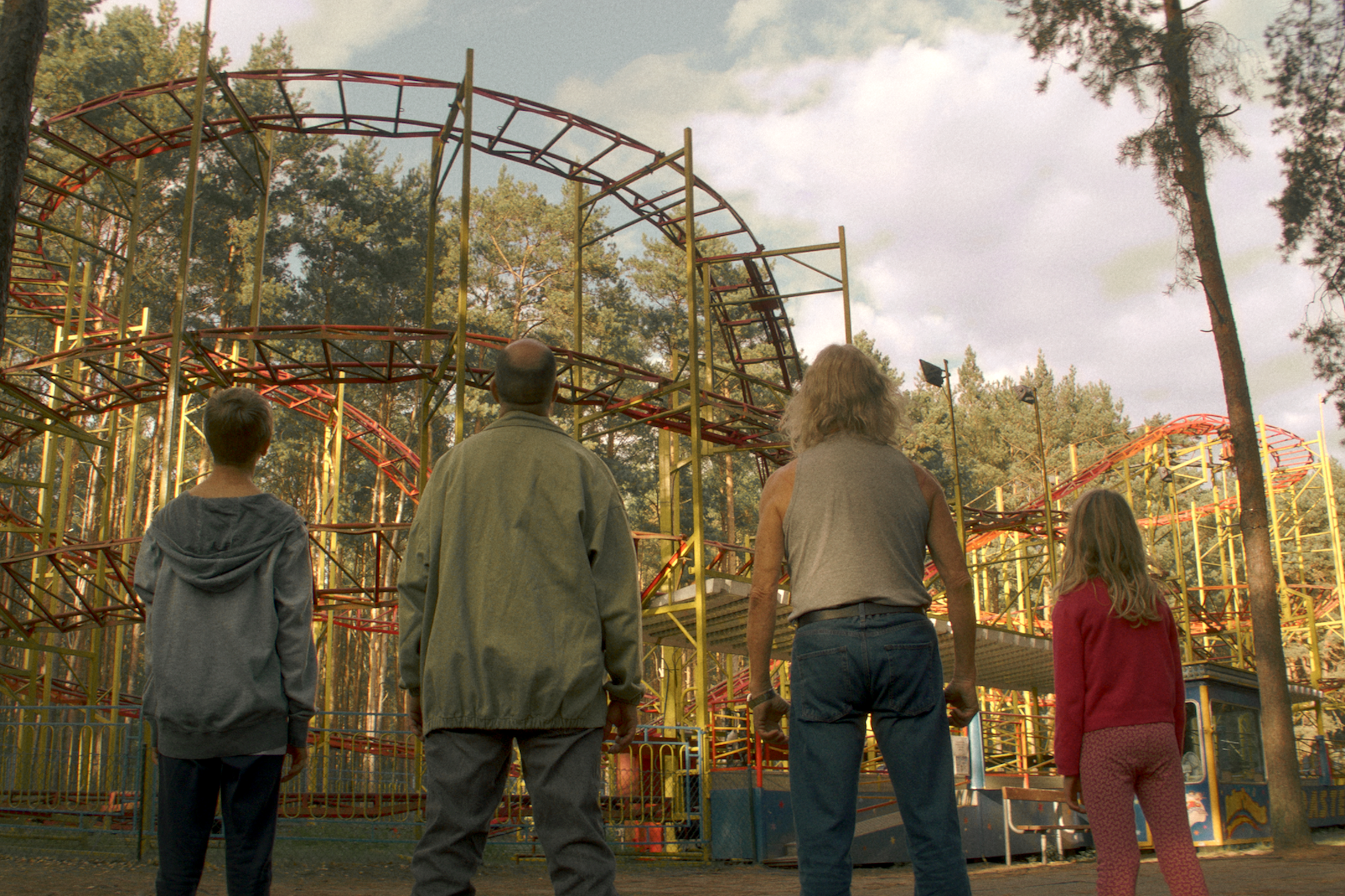 Die Mutprobe: Filmheld Fabi soll an dieser Achterbahn eine höchst gefährliche Mutprobe bestehen.