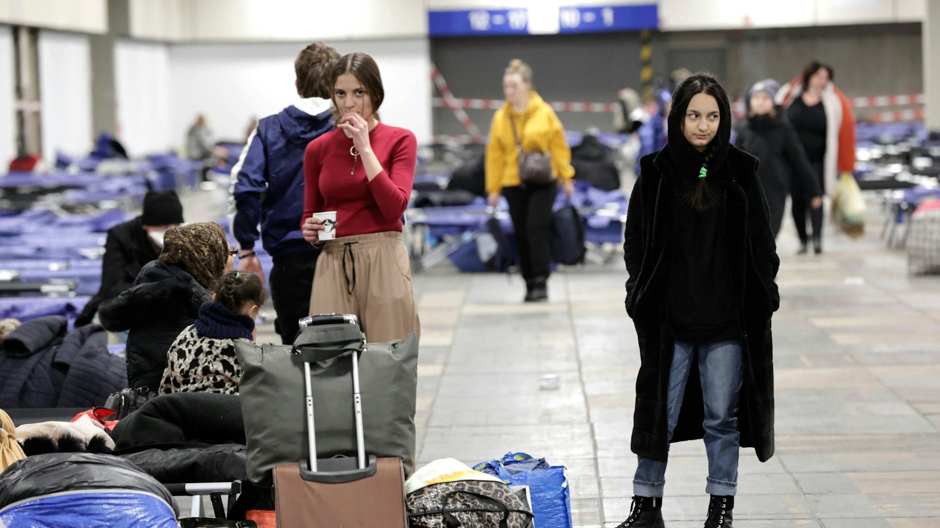 Wenn ukrainische Kriegsflüchtlinge nach Berlin kommen, ist es für die Frauen am gefährlichsten. Denn sie haben hier noch keine Wohnung.