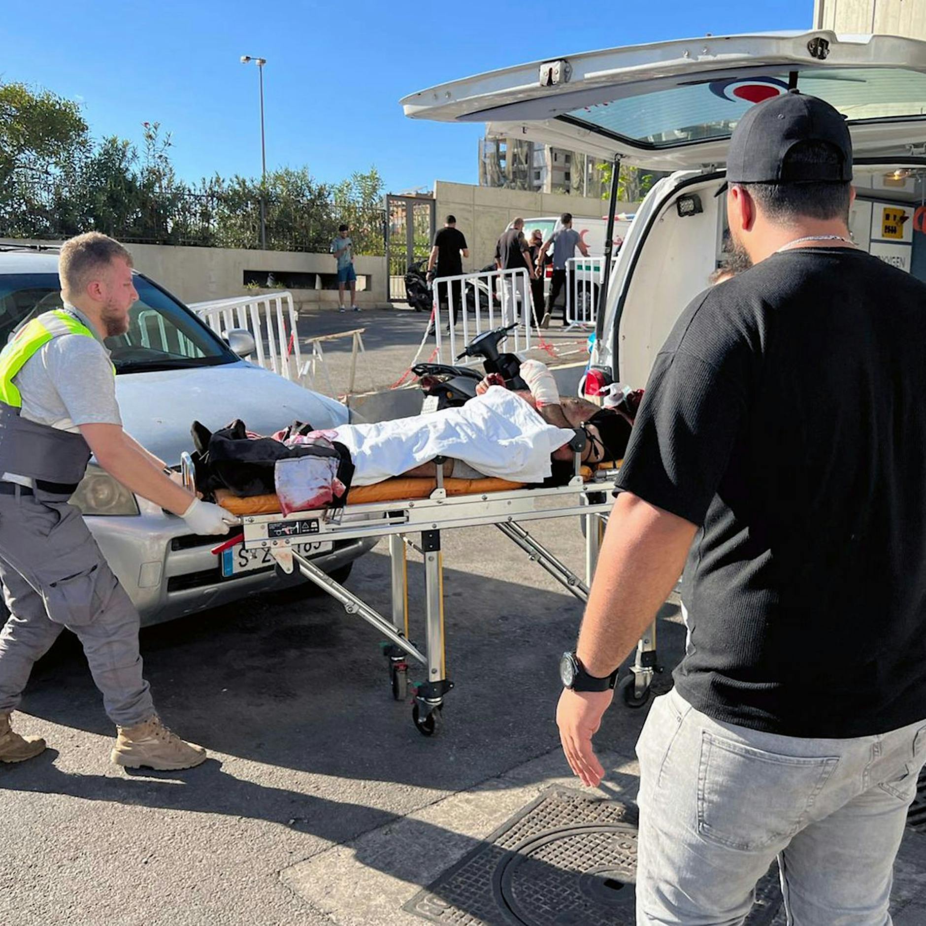 Pager-Explosionen im Libanon und Syrien: Hisbollah droht Israel mit „gerechter Strafe“