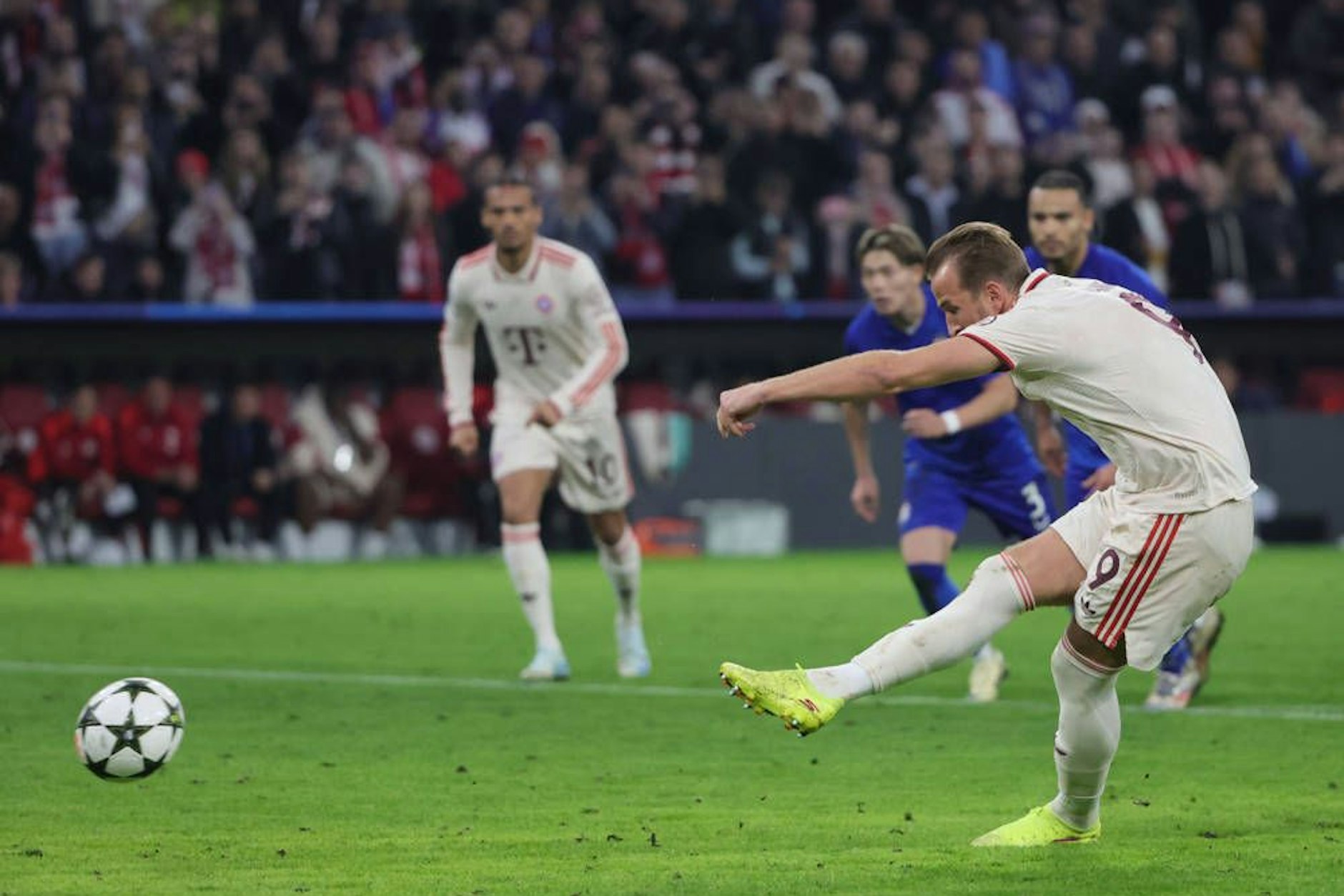 Harry Kane verwandelt gegen Dinamo Zagreb einen Elfmeter.&nbsp;