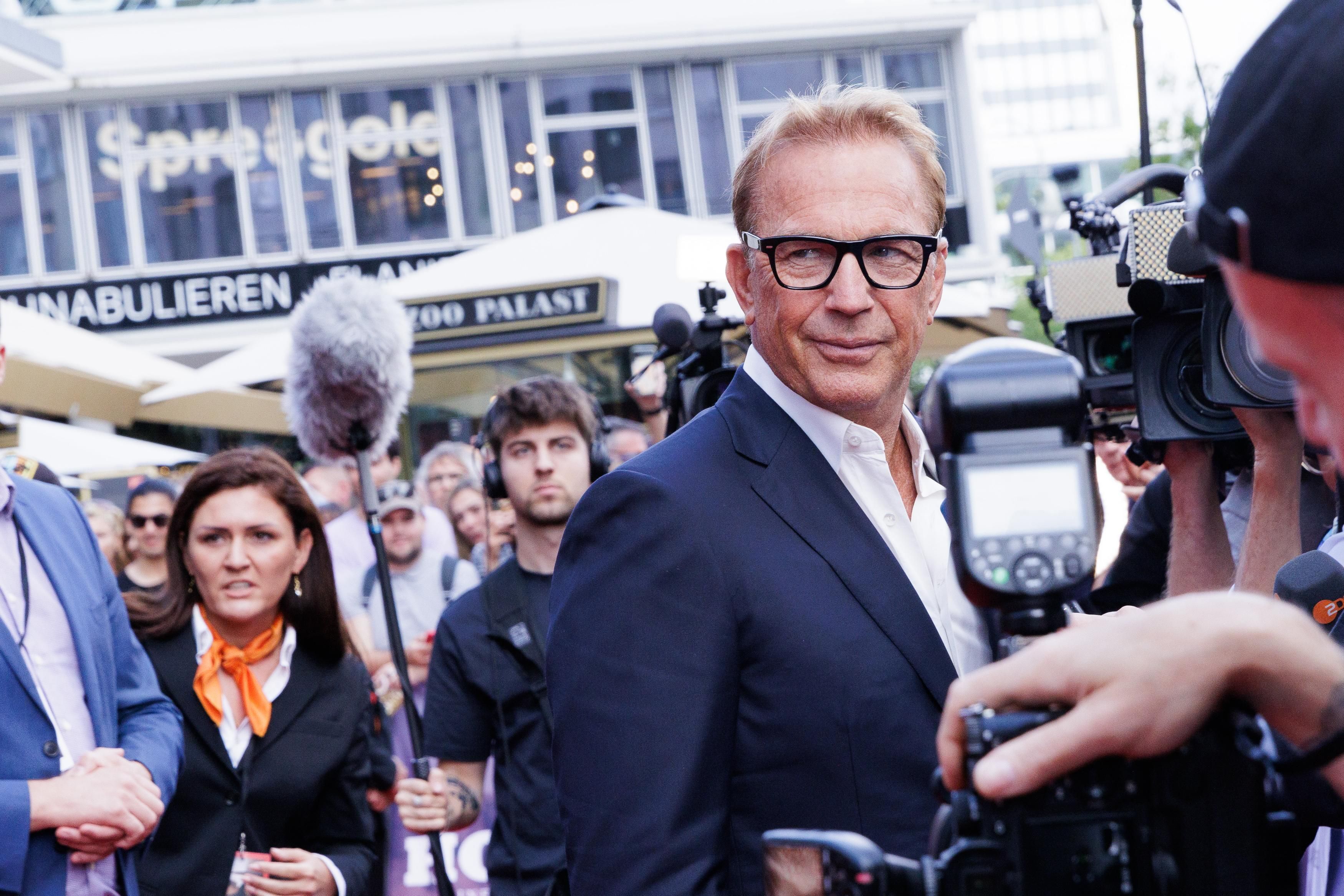 Werbespots der BVG: So hoch sind die Kosten - Kevin Costner