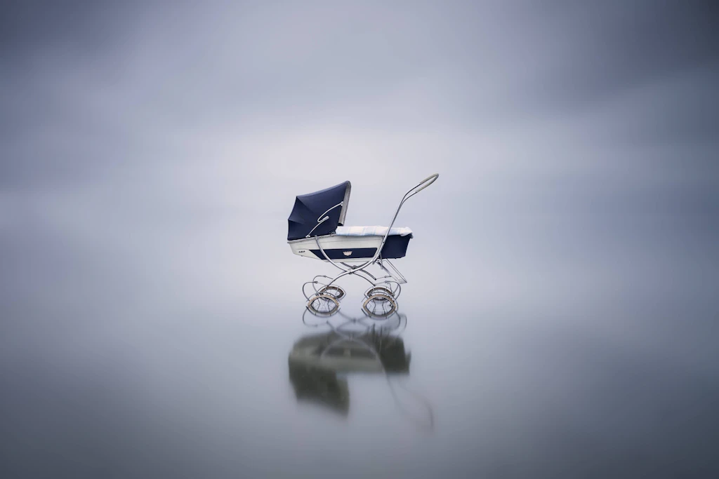 Kinderwagen stand am Ufer: Mutter und Kinder tot aus See geborgen
