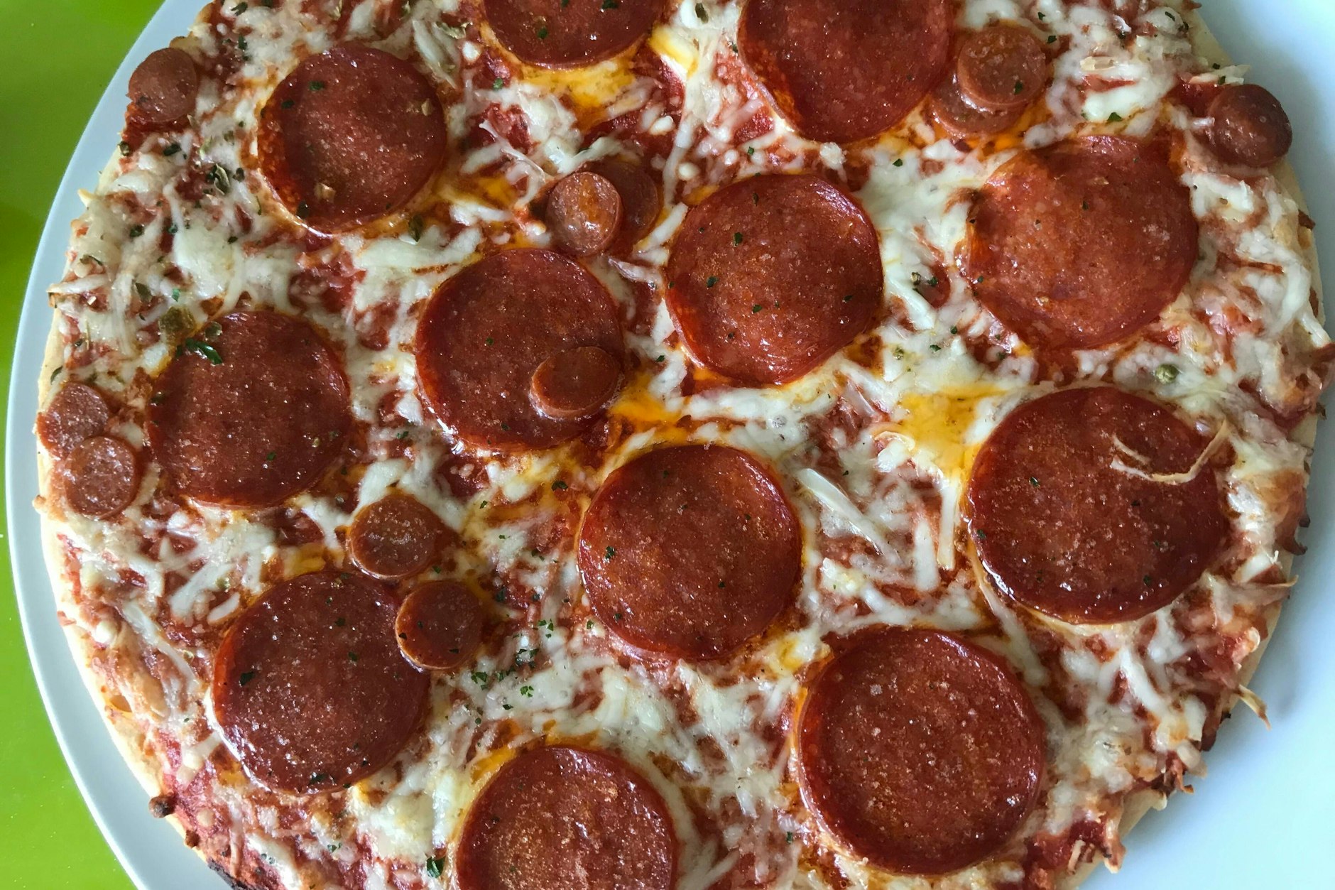 Die Salami-Pizza ist die Lieblingspizza der Deutschen.