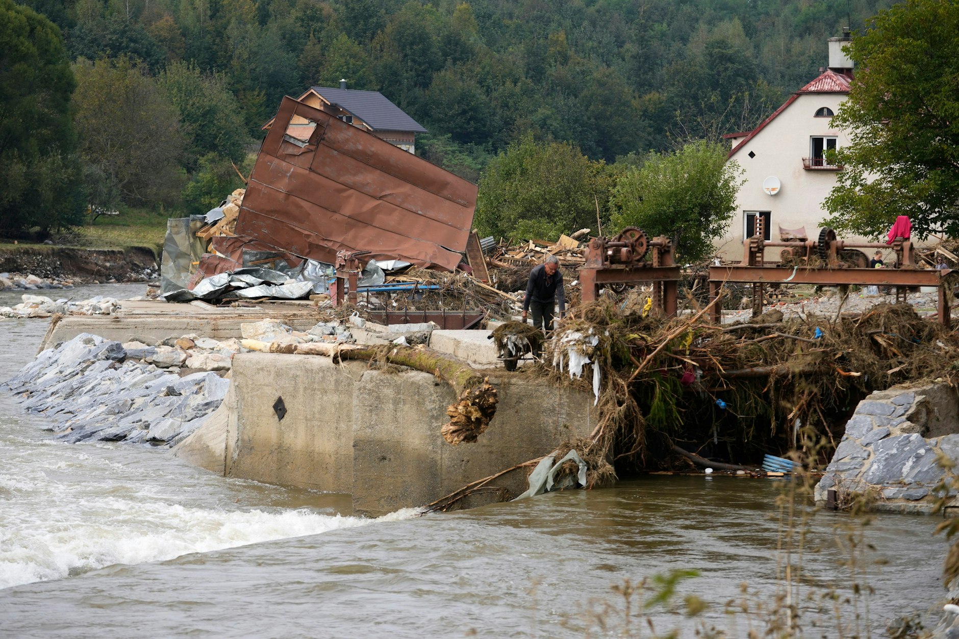 Wo das Wasser geht, bleibt Zerstörung über - wie hier in Nickelsdorf (Tschechien). 