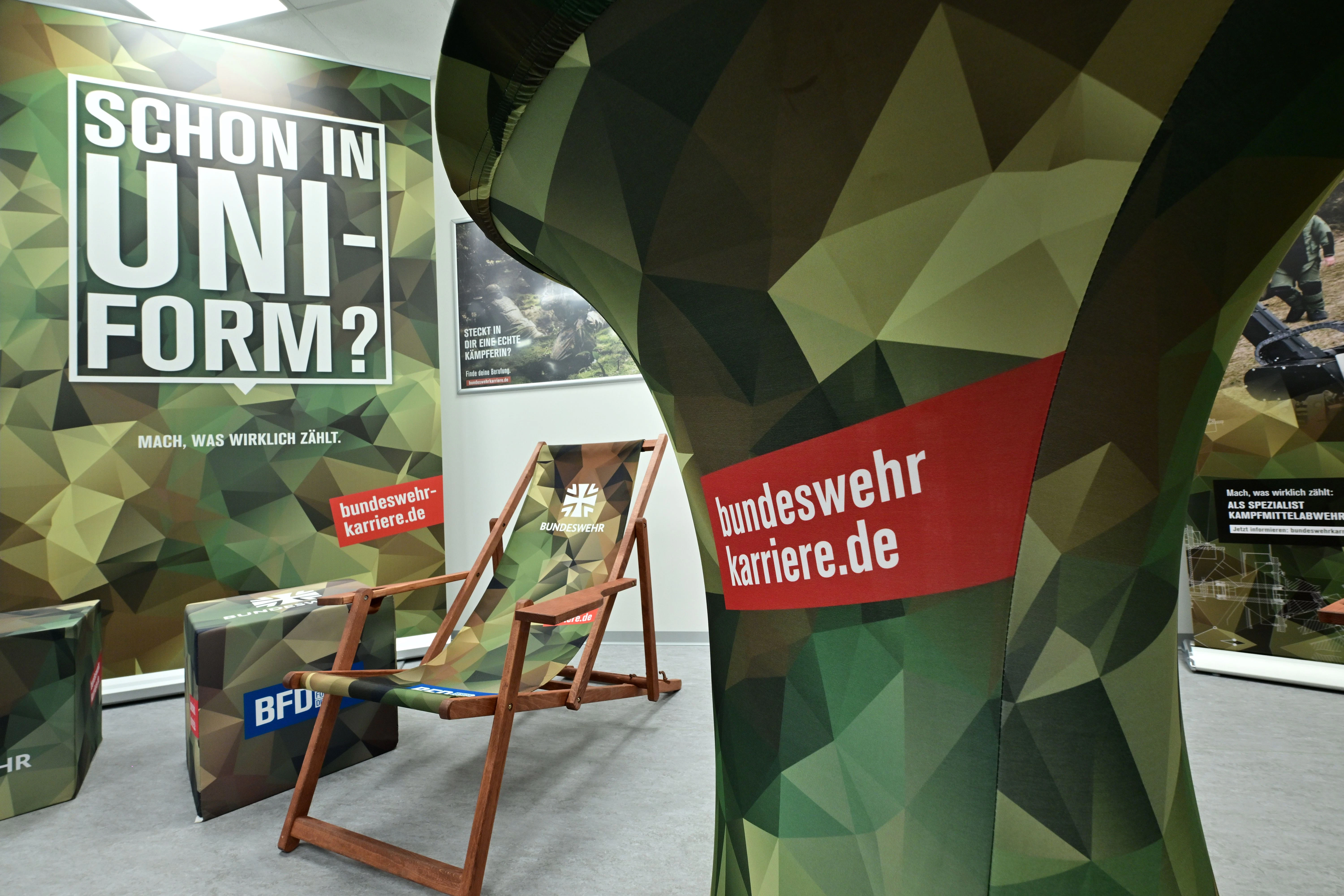 Ein Karrierecenter der Bundeswehr. Eigentlich vorrangig zur Karriereberatung gedachte, wurde unser Autor zur körperlichen Untersuchung eingeladen.