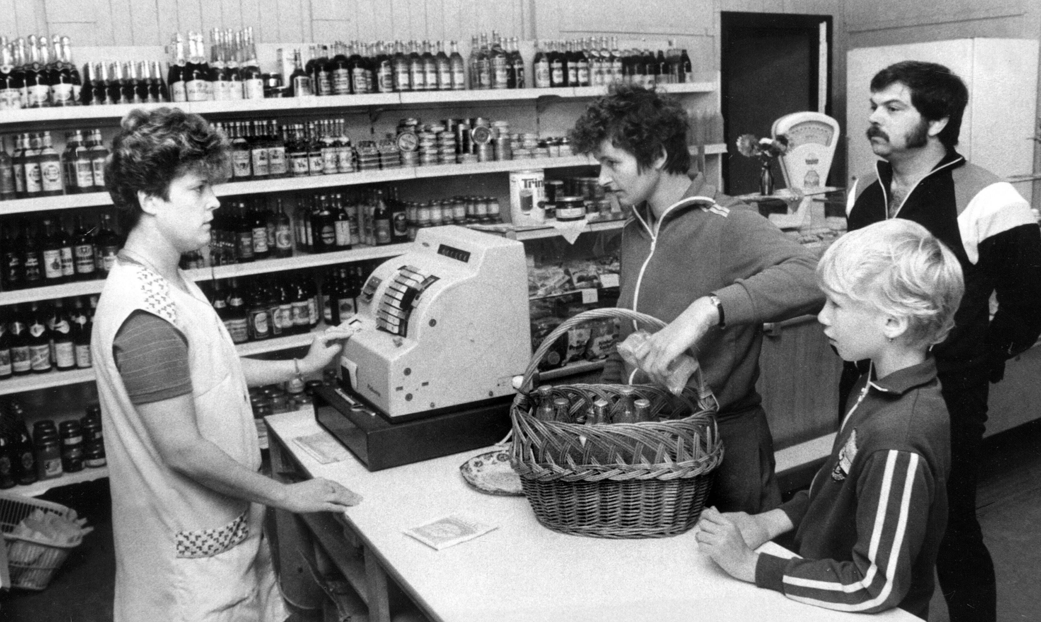 Brot, Butter, Bier: Erinnern Sie sich noch an die DDR-Preise?