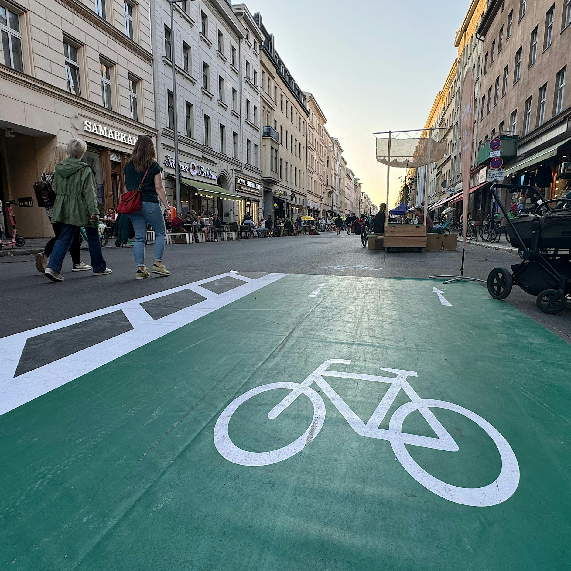 Parking Day in Berlin-Kreuzberg: Warum fahren keine Autos mehr auf der Oranienstraße?