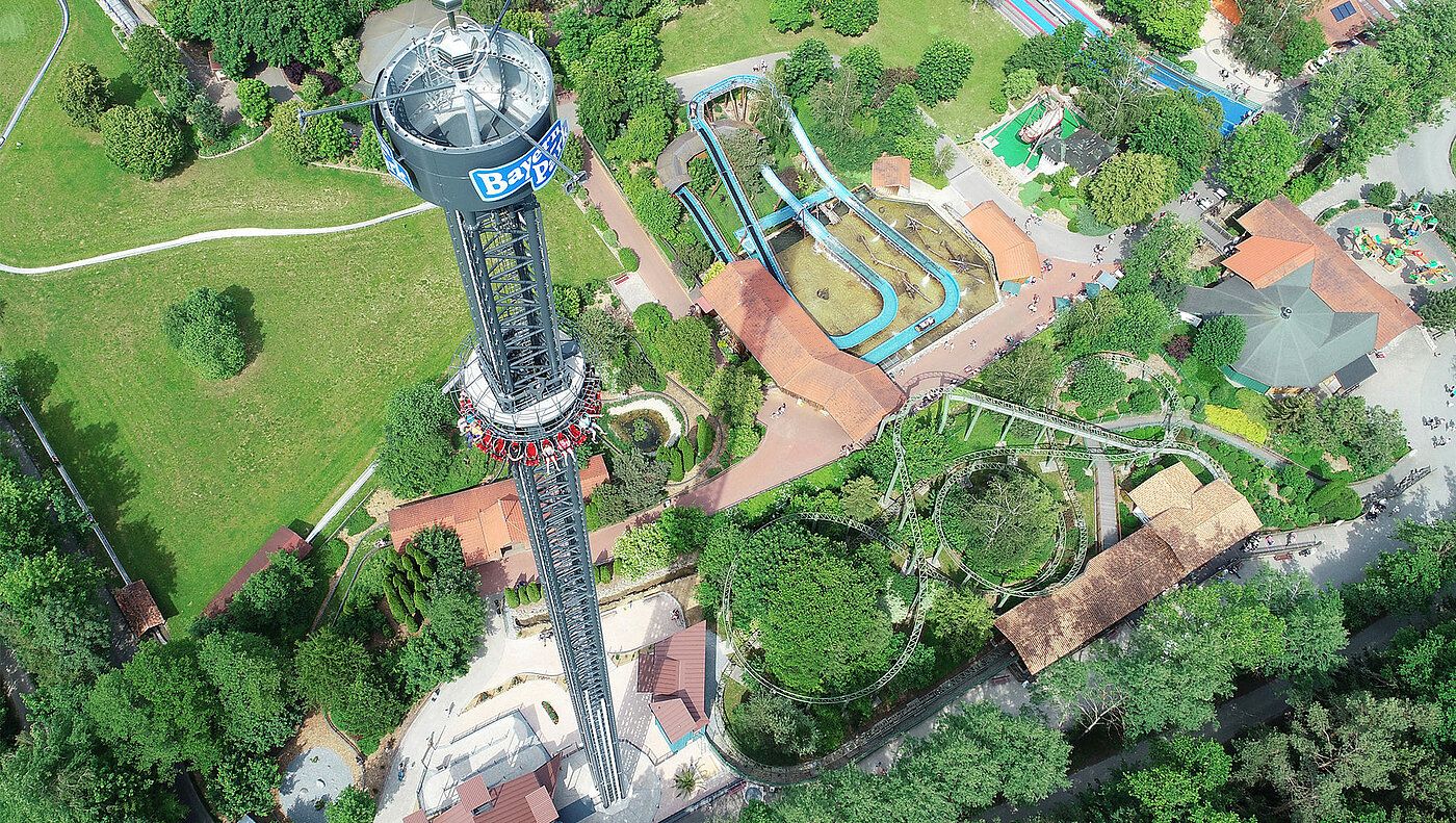 Golfcart rast in Freizeitpark in Warteschlange: 7 Verletzte!